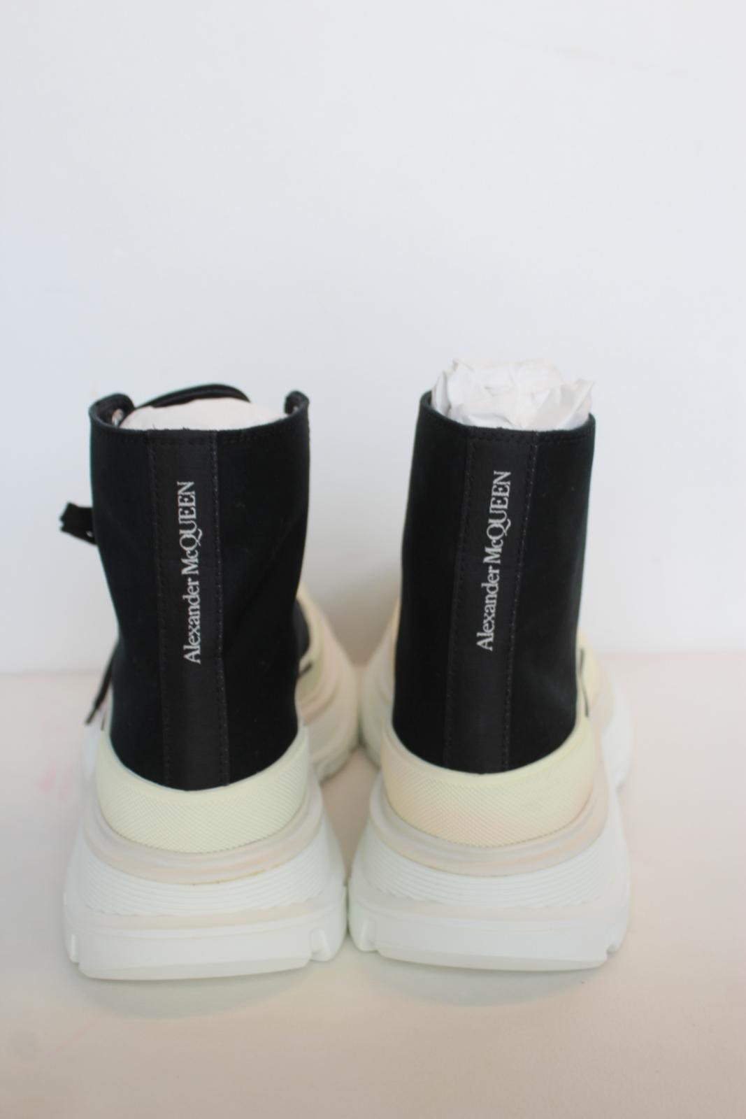 ALEXANDER MCQUEEN Ladies Black White Tread Slick Canvas Boots EU37 UK4 NEW