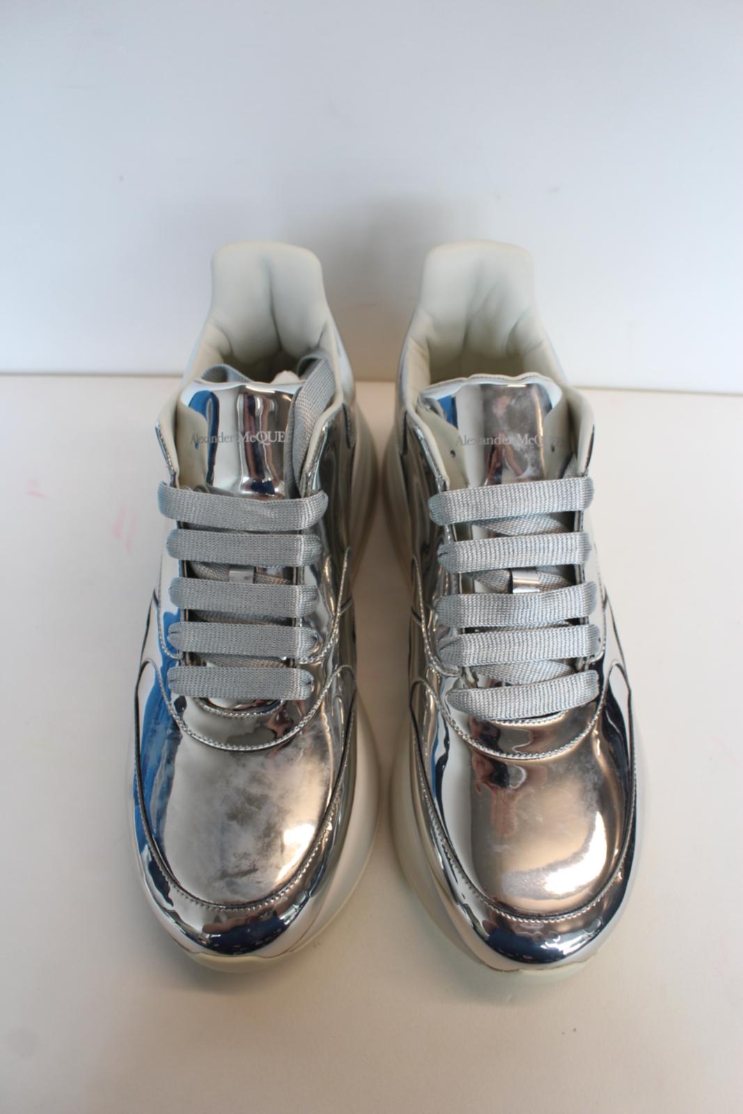 ALEXANDER MCQUEEN Men's Silver Magic Mirror Oversized Runner Trainers UK9 NEW