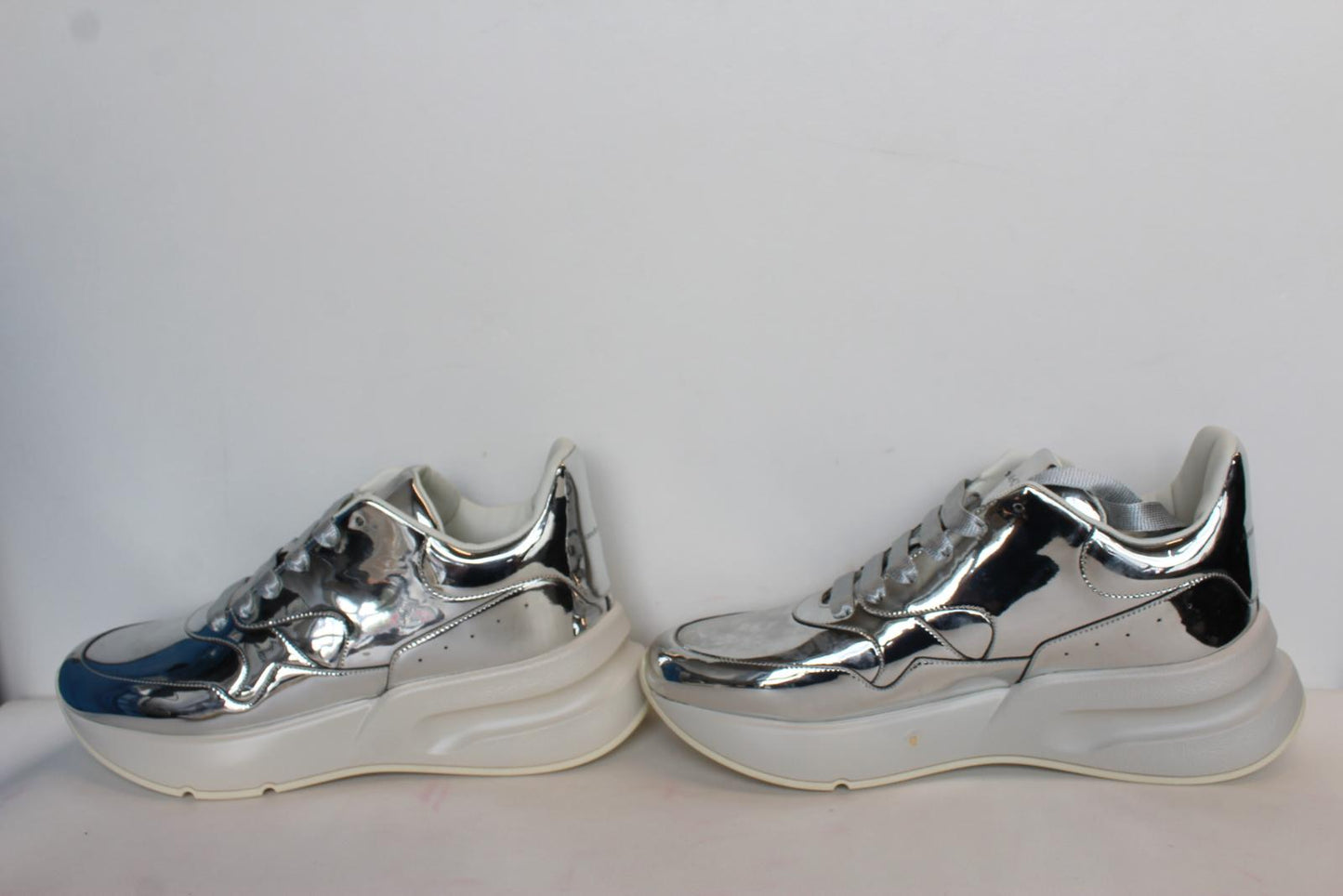 ALEXANDER MCQUEEN Men's Silver Magic Mirror Oversized Runner Trainers UK9 NEW