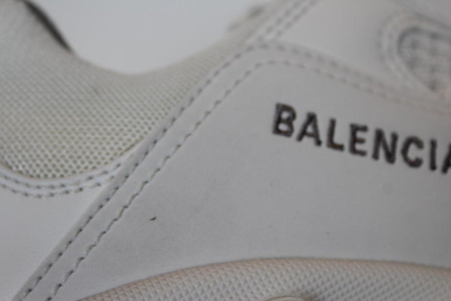 BALENCIAGA Men's Triple S White Metal Grey Mesh & Faux Leather Trainers UK11 NEW