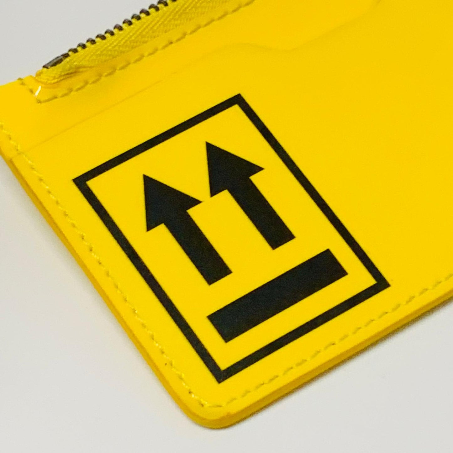 OFF-WHITE Yellow Men's Bifold Wallet Black Print Directional Arrow NEW