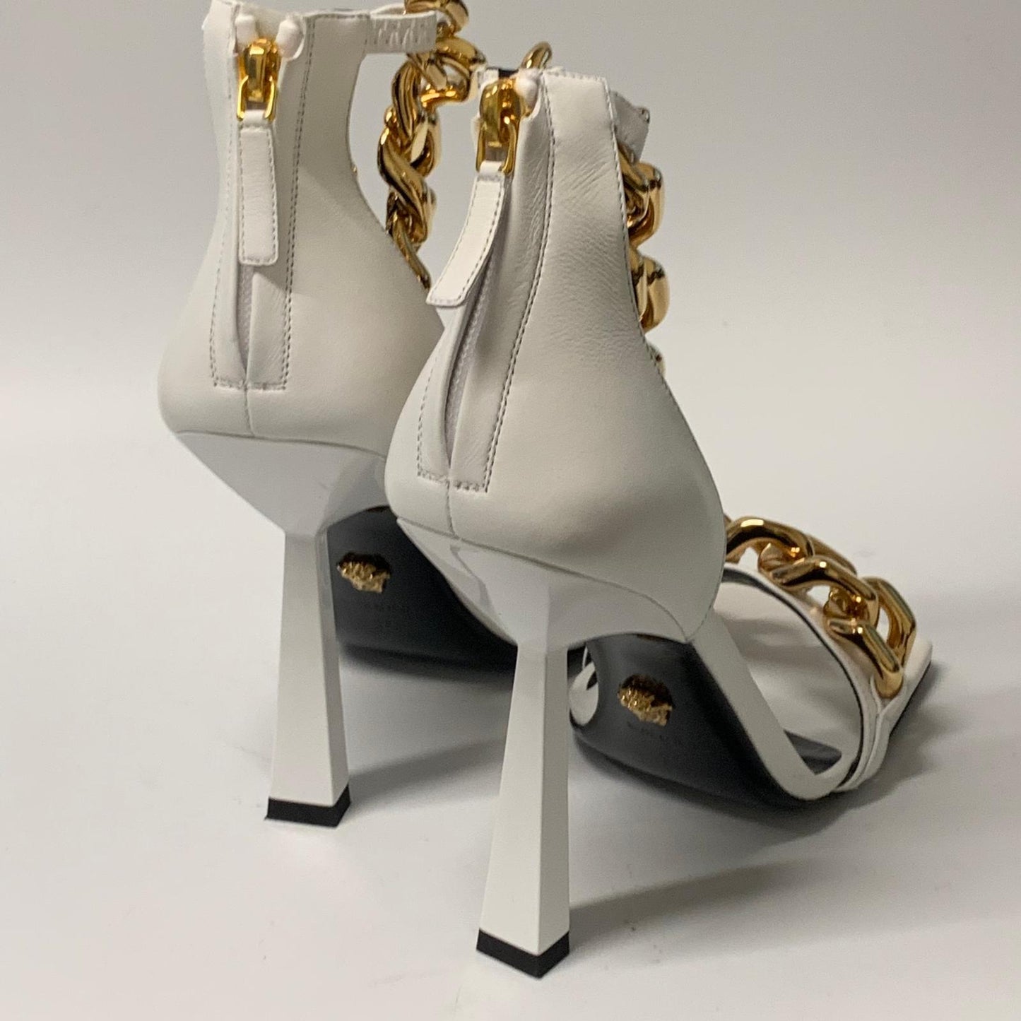 VERSACE Ladies Court Heel Large Gold Chain Strap White Leather Shoe UK4 NEW