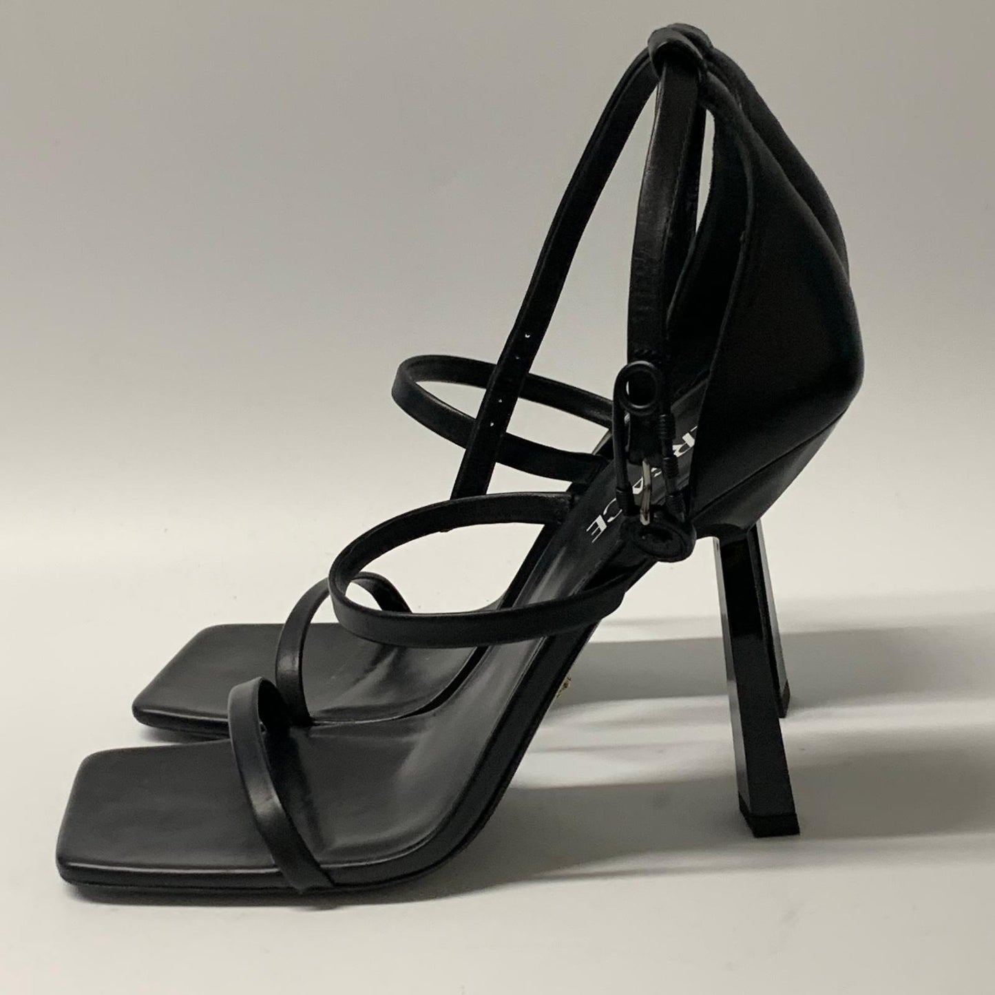 VERSACE Ladies Court Heel Black High Heel Leather Vitello Strap Shoe UK7 NEW