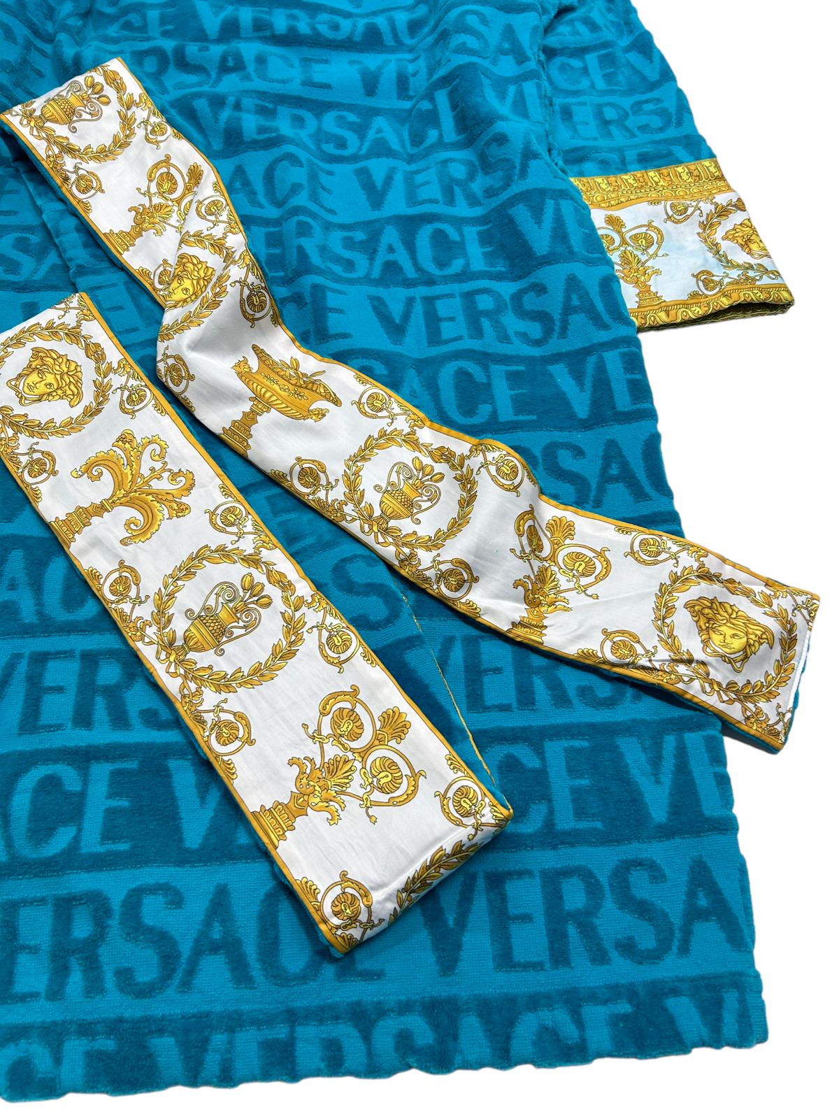 VERSACE UNISEX I LOVE BAROQUE SOFT BATHROBE - BLUE - LARGE - DEFECTED NEW
