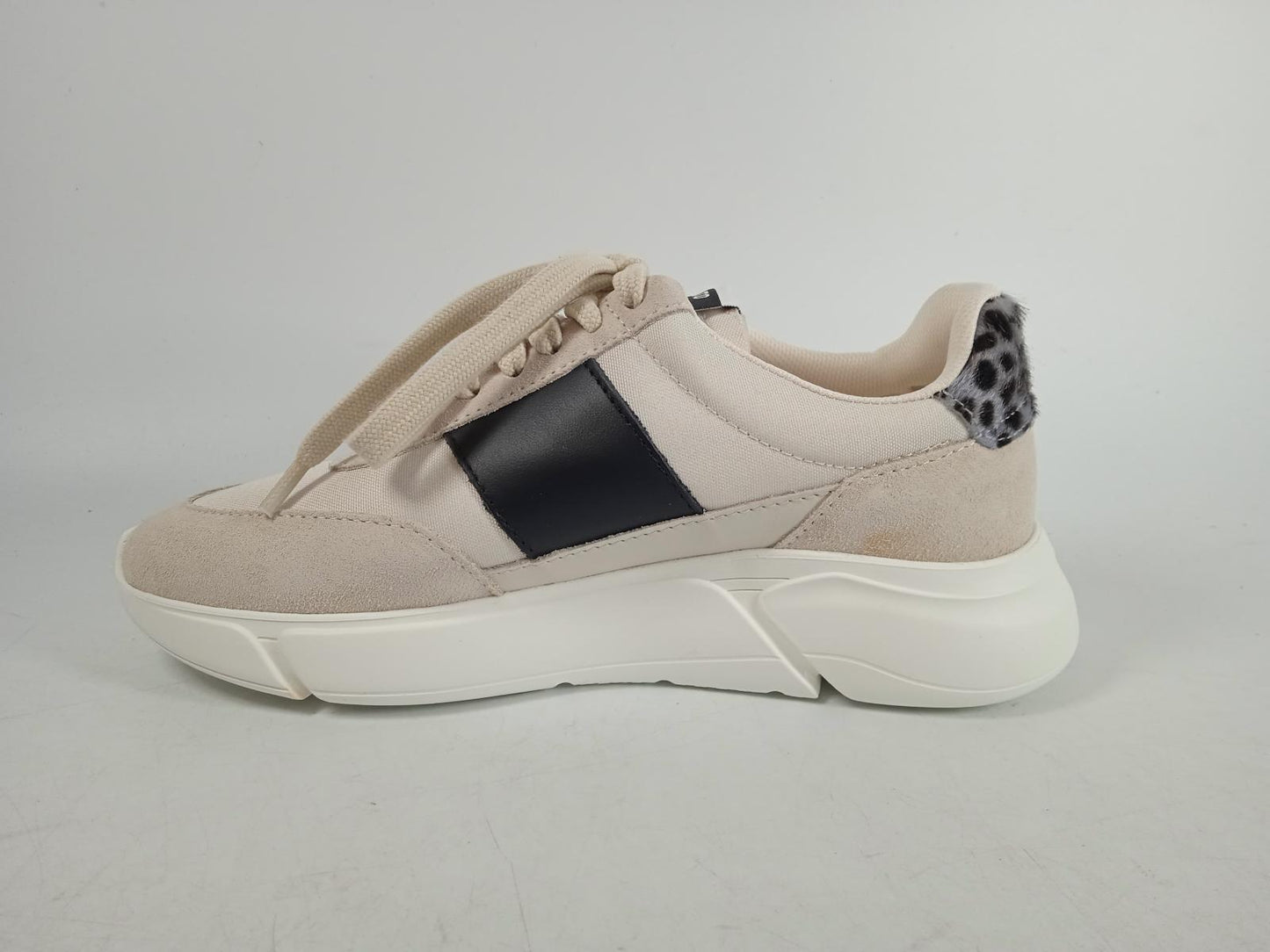 AXEL ARIGATO Ladies Beige & Black Low-Top Genesis Trainers UK2.5 RRP170 NEW