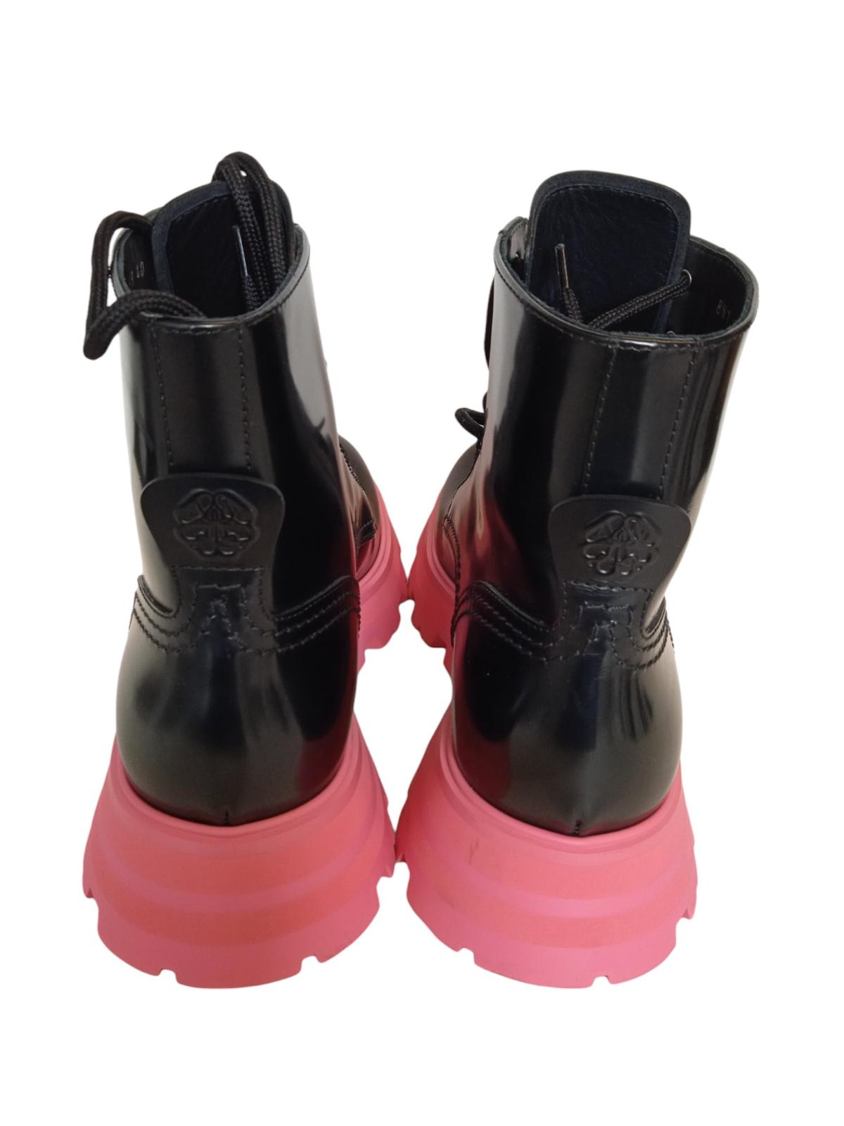 ALEXANDER MCQUEEN Wander Chelsea Boots Leather Black/Pink EU40 UK7 NEW RRP690
