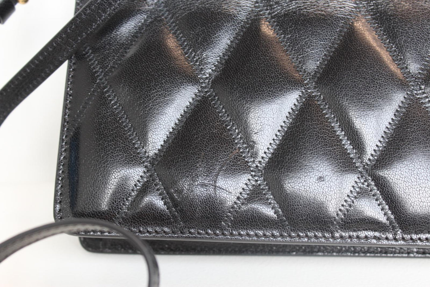 GIVENCHY Ladies GV3 Strap Wallet Black Quilted Leather Crossbody Bag OS NEW