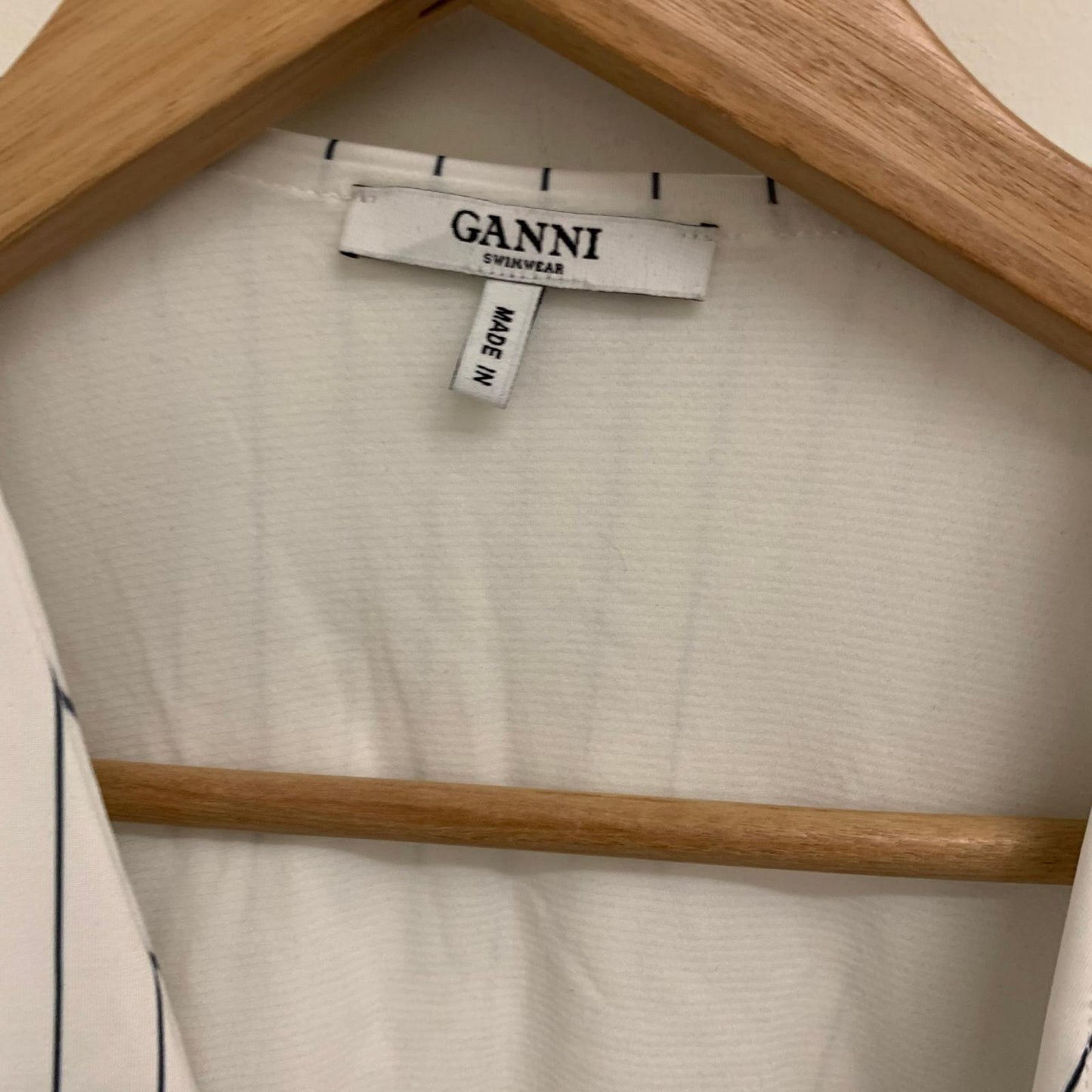 GANNI White Ladies Long Sleeve V-Neck Cropped Tie Stripe Blouse Top UK8 NEW