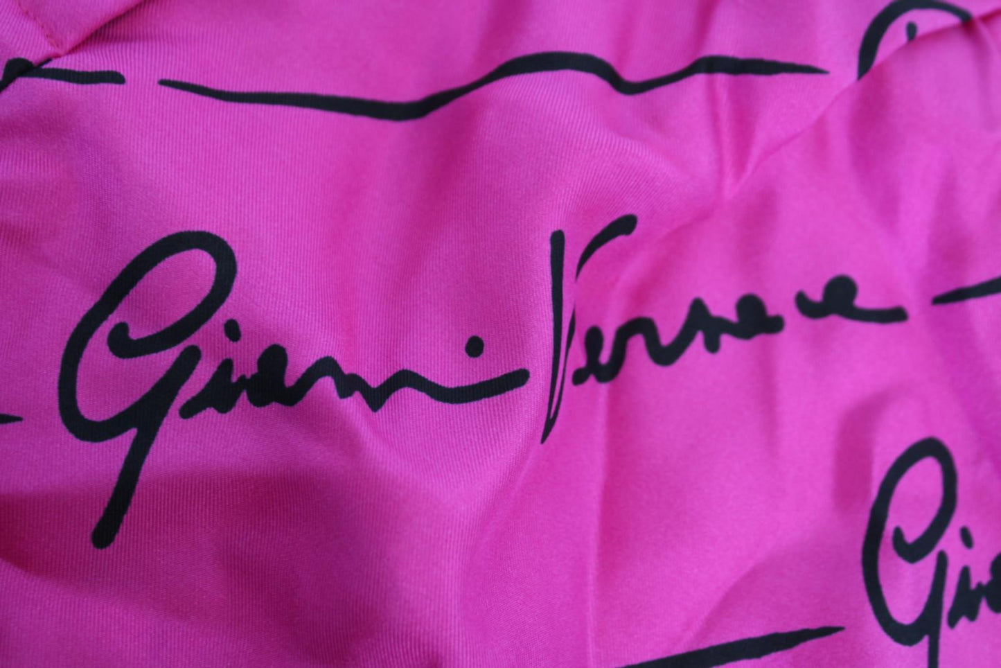 VERSACE Ladies Pink Black Silk Zip Fly All Over Logo Print Shorts IT38 UK6 NEW