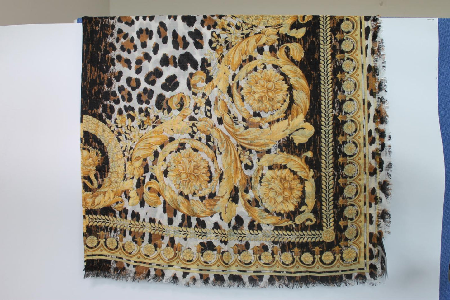 VERSACE Ladies Multicoloured Wool/Cashmere/Silk Square Scarf 90x90 O/S NEW
