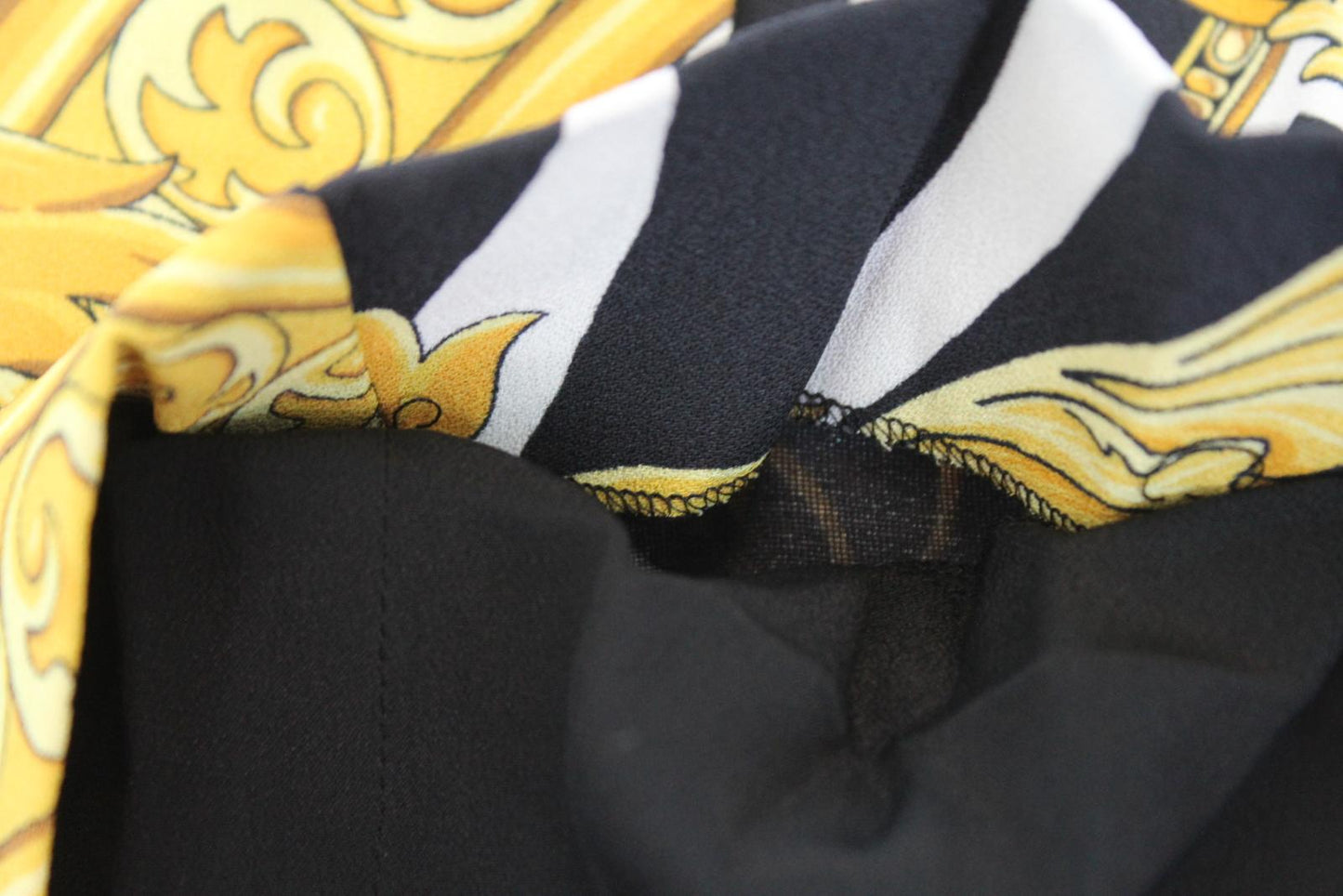 VERSACE Ladies Black Yellow Brooch Detail Baroque Panel Mini Dress IT42 UK10 NEW