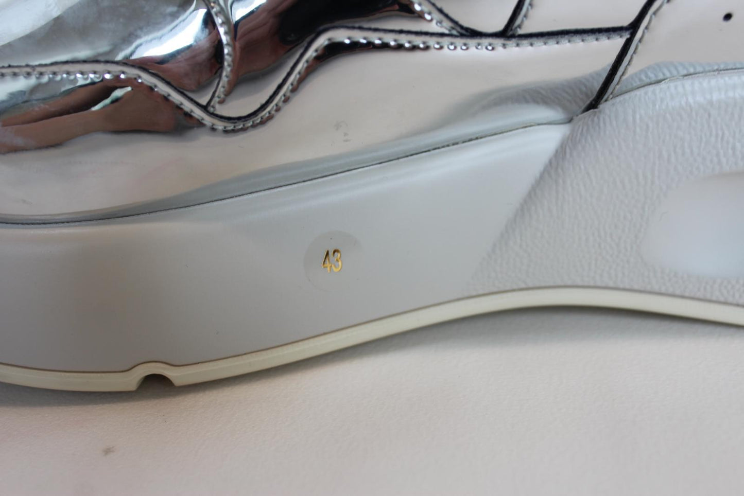 ALEXANDER MCQUEEN Men's Silver Magic Mirror Oversized Runner Trainers UK9 NEW