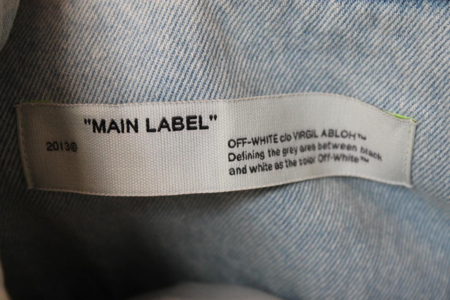 OFF-WHITE Men's Light Blue Wash Denim Jean Jacket Size L NEW