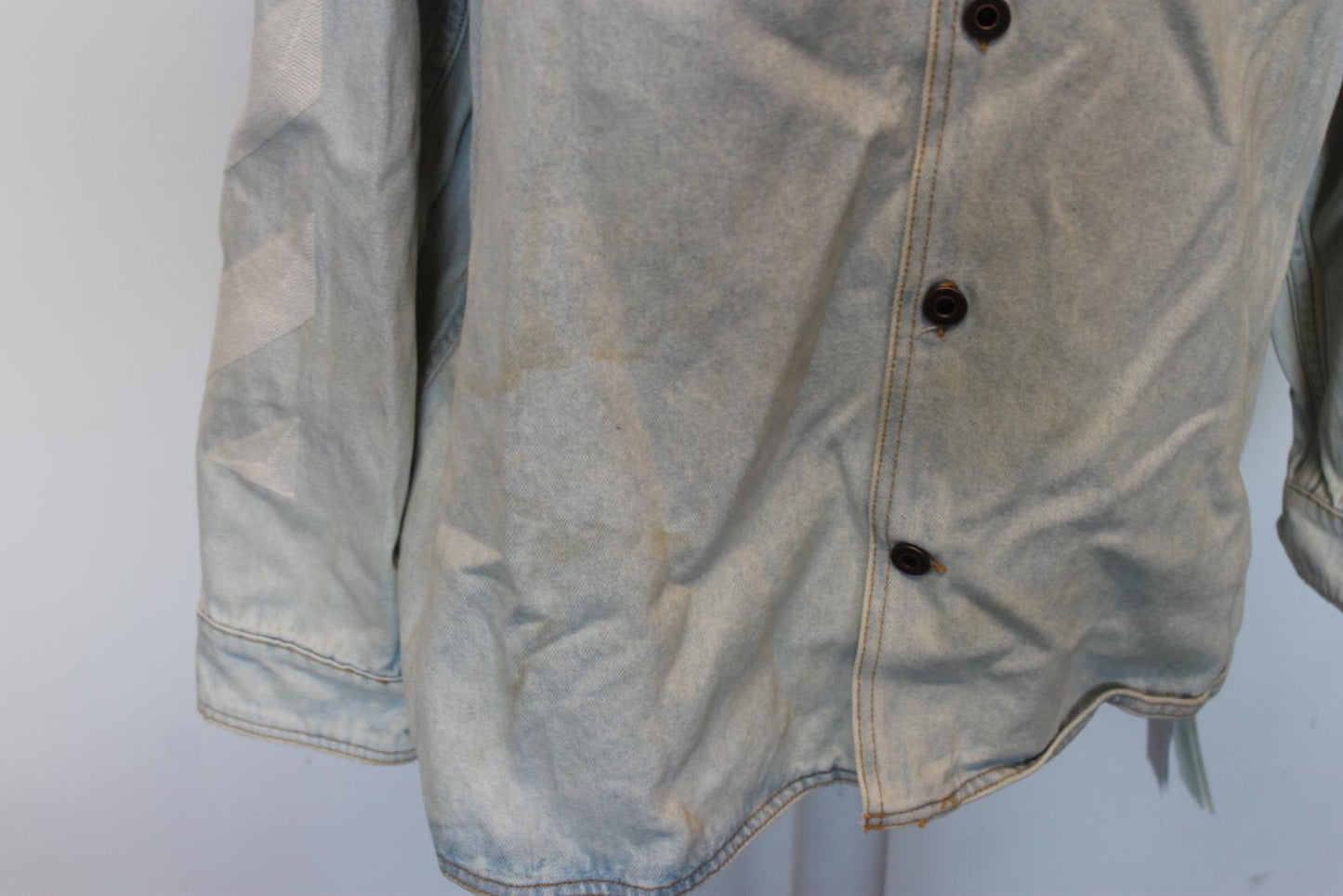 OFF-WHITE Men's Light Blue Wash Denim Jean Jacket Size L NEW