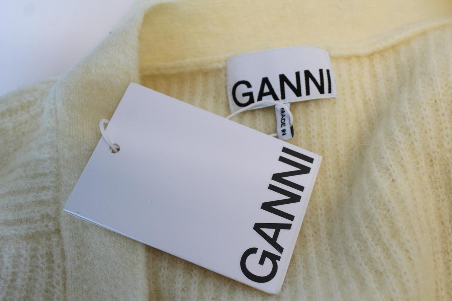 GANNI Ladies K1569 Yellow V-Neck Button Alpaca Wool Blend Cardigan M NEW