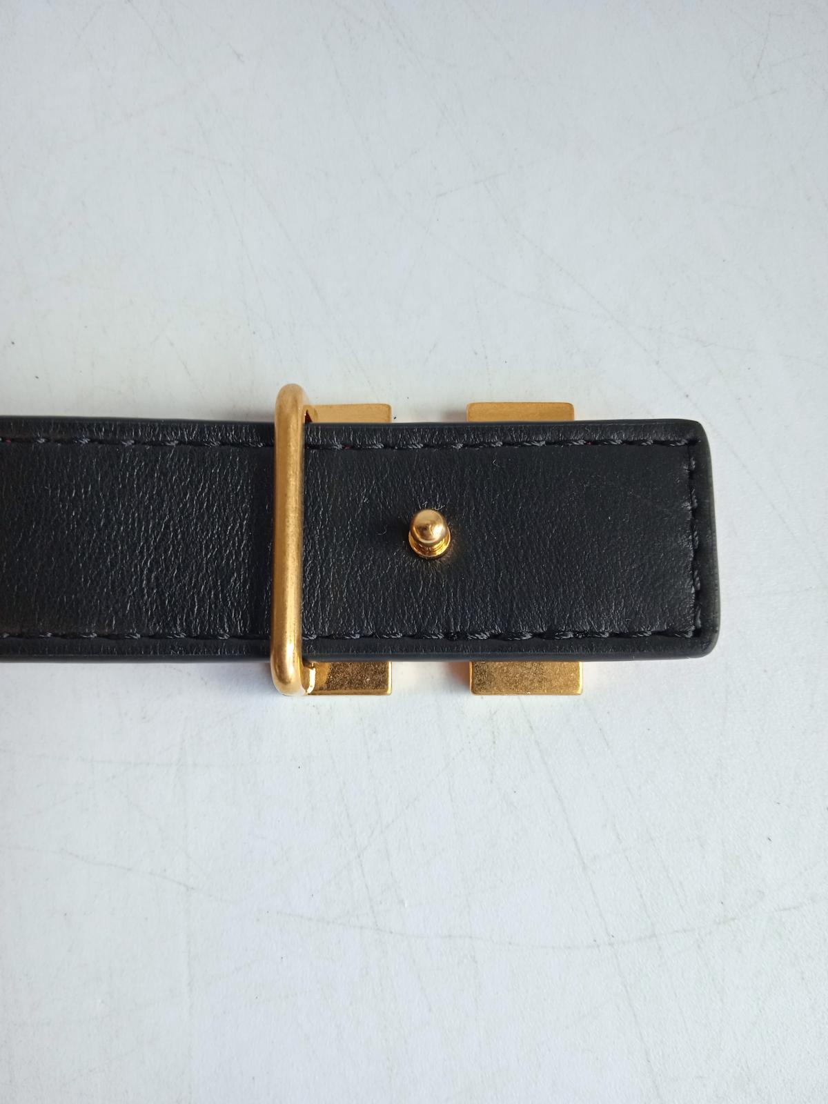 OFF-WHITE Ladies Red & Black Leather Reversible Arrow Thin Belt Size S/M NEW