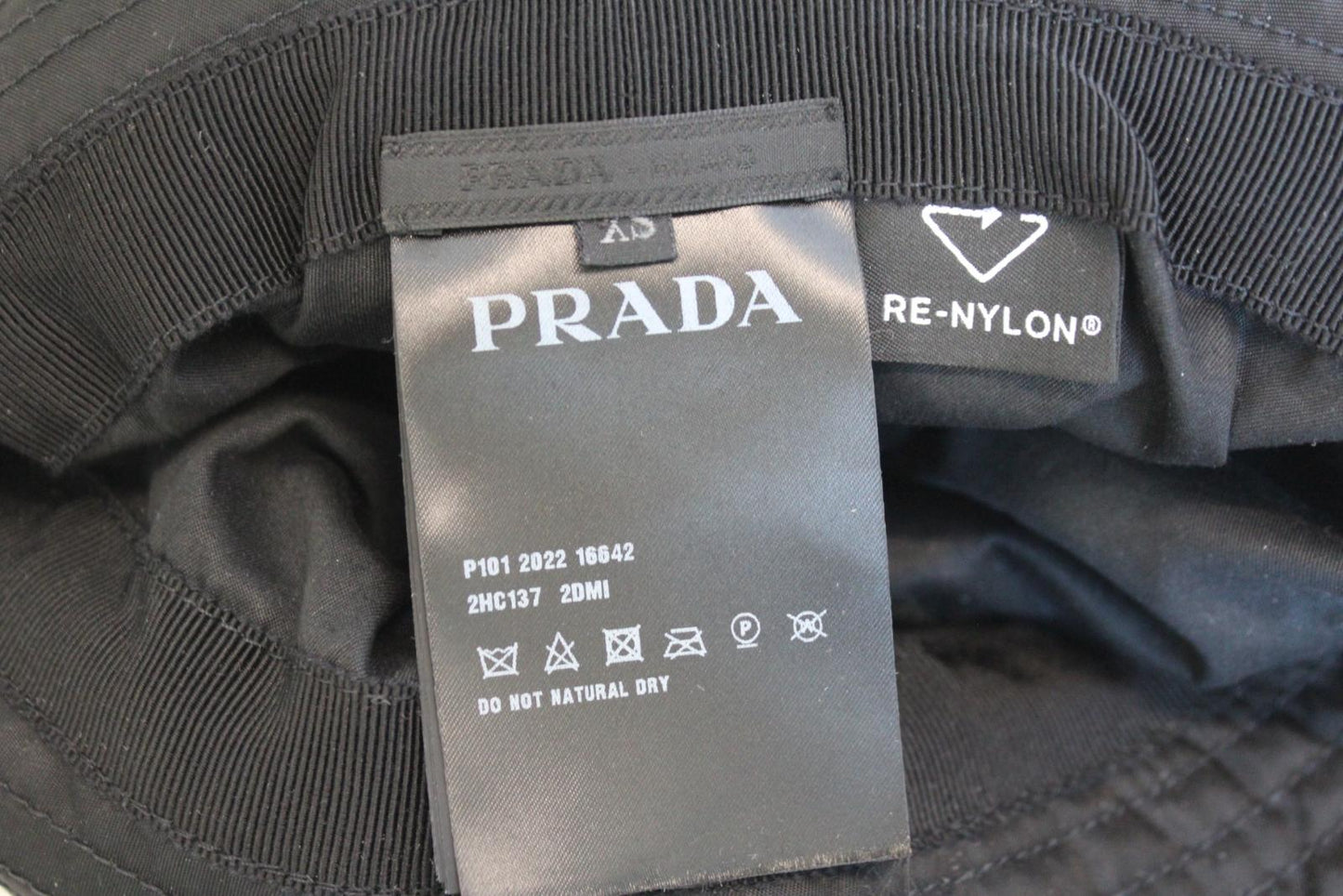 PRADA Men's Black Re Nylon Triangle Enamel Logo Bucket Hat Cap Size XS NEW
