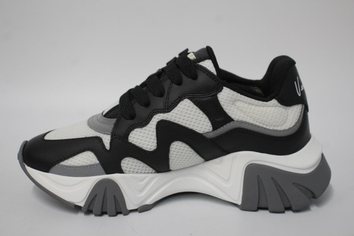 VERSACE Ladies Black & White Mesh Squalo Sneakers Trainers IT35.5 UK2.5 NEW