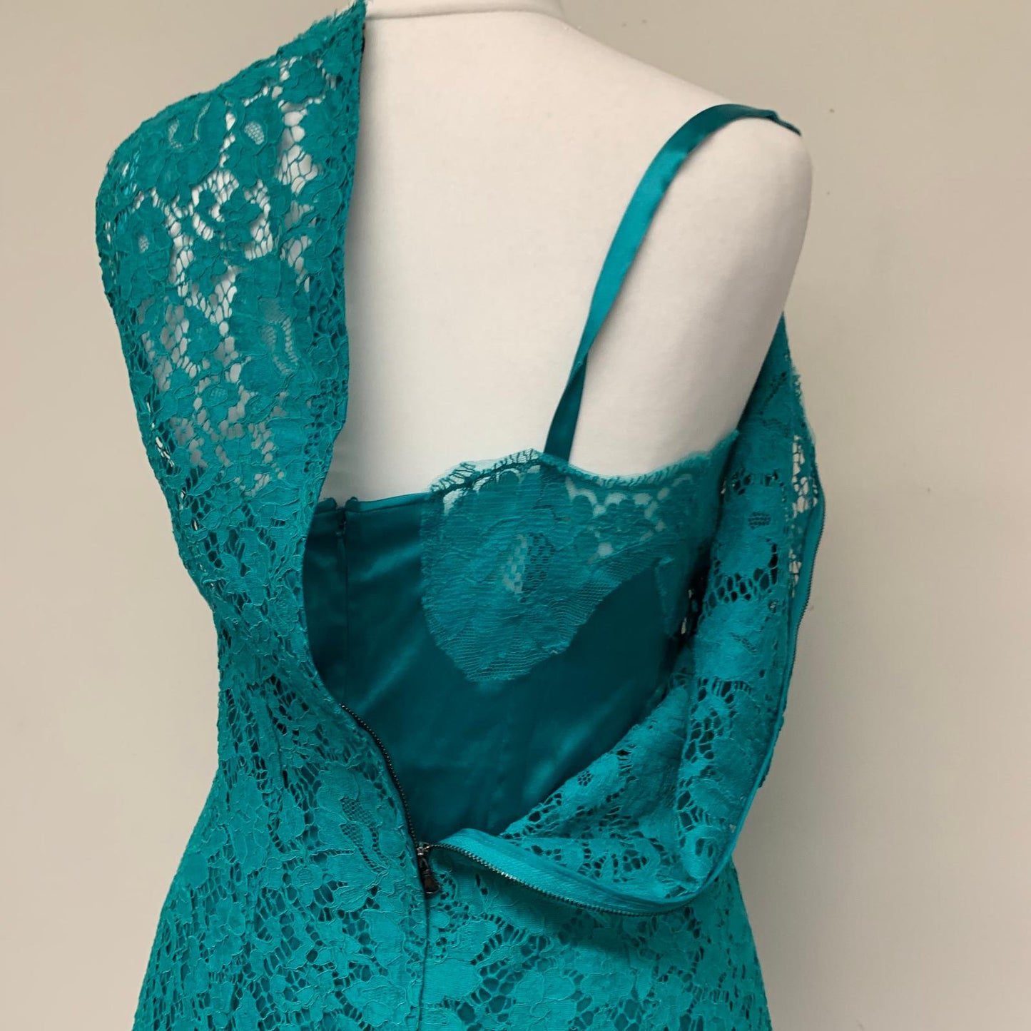 DOLCE & GABBANA Green Lace Ladies Sleeveless Round Neck Blouse Top Size UK 6 NEW