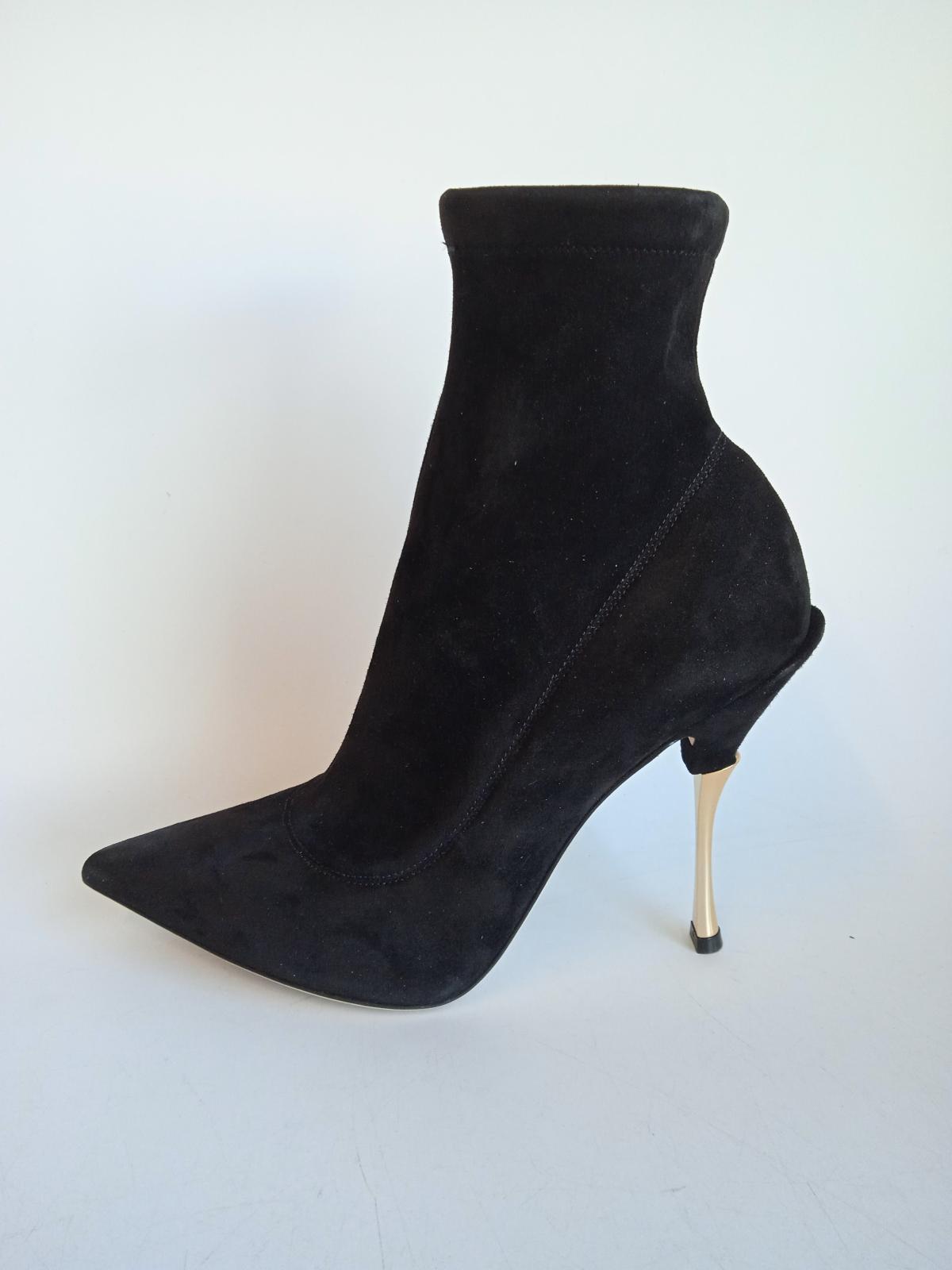 DOLCE & GABBANA Ladies Black Suede Gold Heel Ankle Boots Size EU39 UK6 NEW