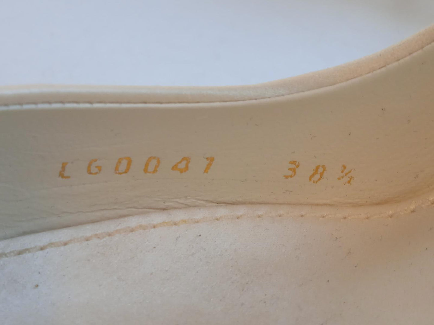 DOLCE & GABBANA Ladies White Pointed Toe Slingback Pump Shoes EU38.5 UK5.5 NEW