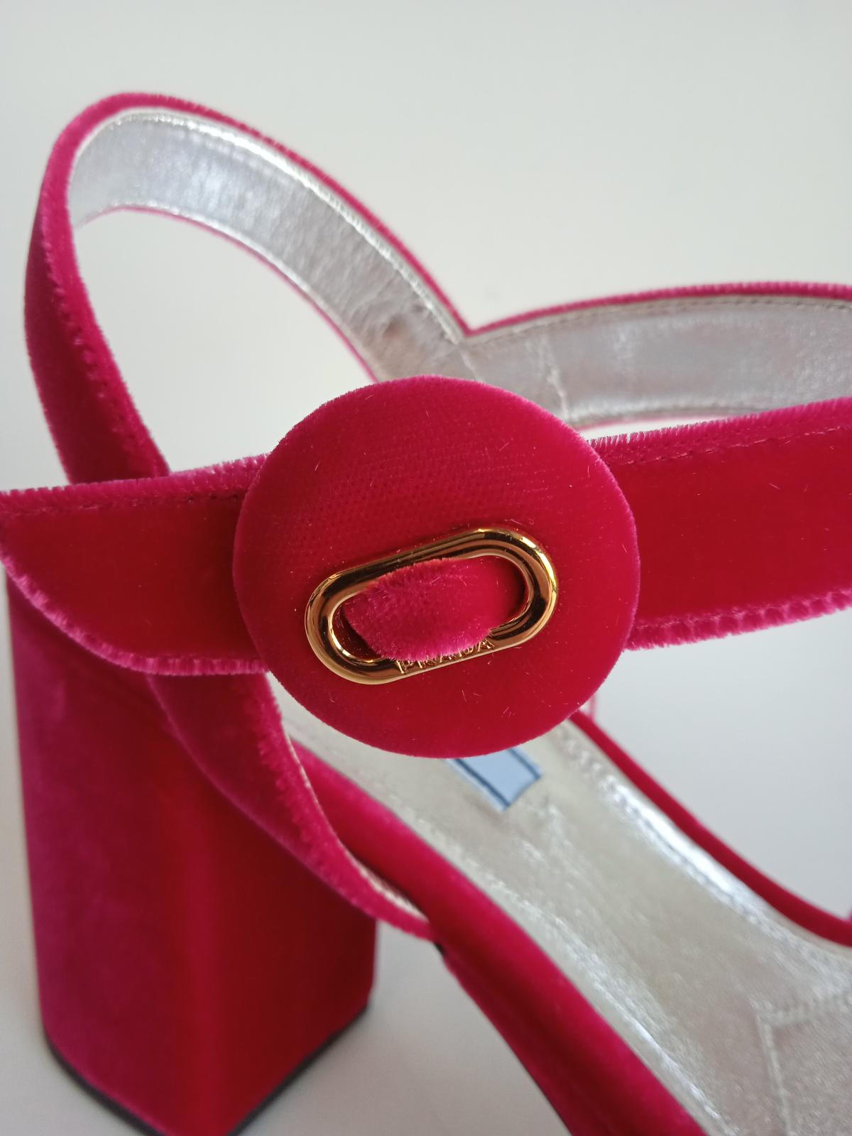 PRADA Ladies Red Velvet Peep Toe Strappy Platform Sandals Size EU40 UK7 NEW