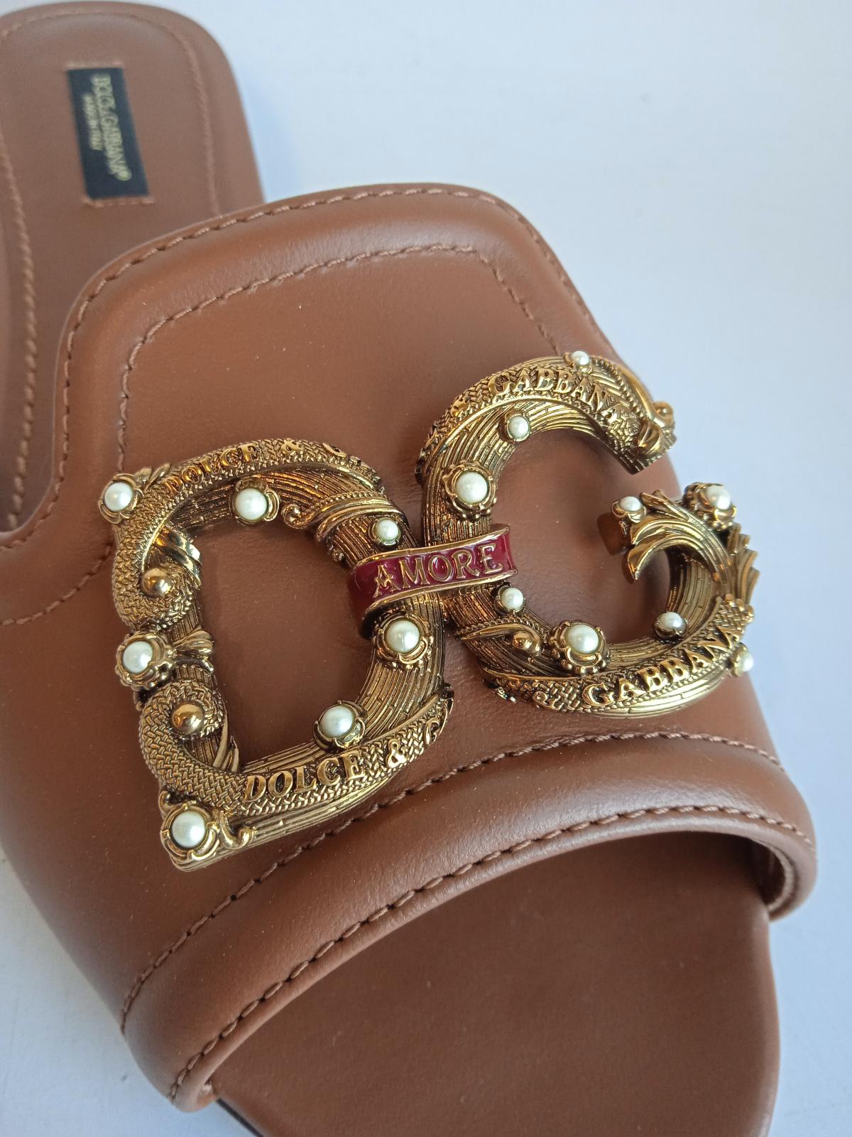 DOLCE & GABBANA Ladies Brown Leather DG Amore Flat Sandals EU38 UK5 NEW