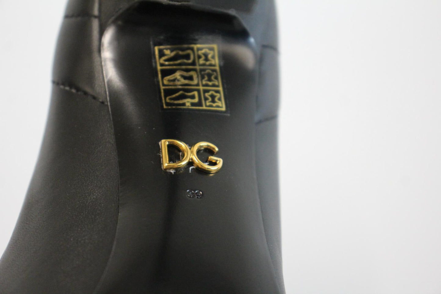 DOLCE & GABBANA Ladies Black Leather Embellished Devotion Pumps EU39 UK6 NEW