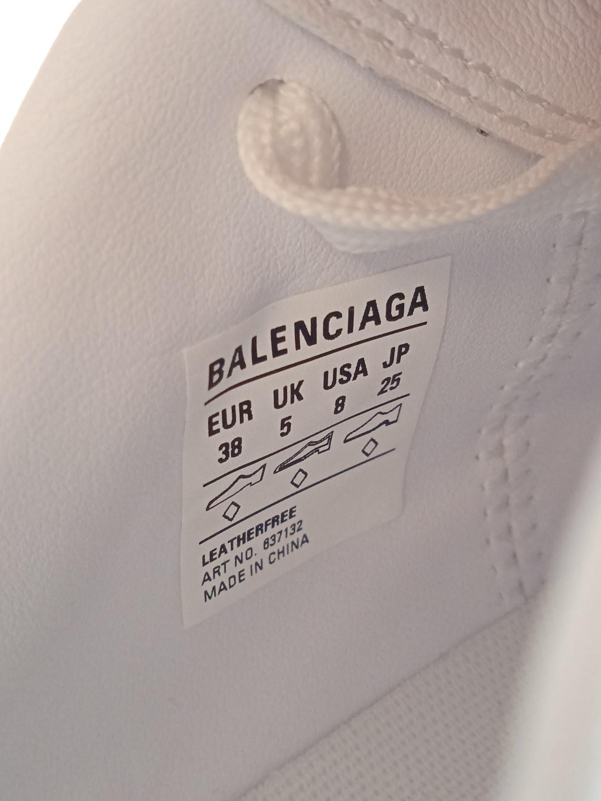 BALENCIAGA Ladies White Faux Leather Football-Style Quilted Trainers UK5 NEW