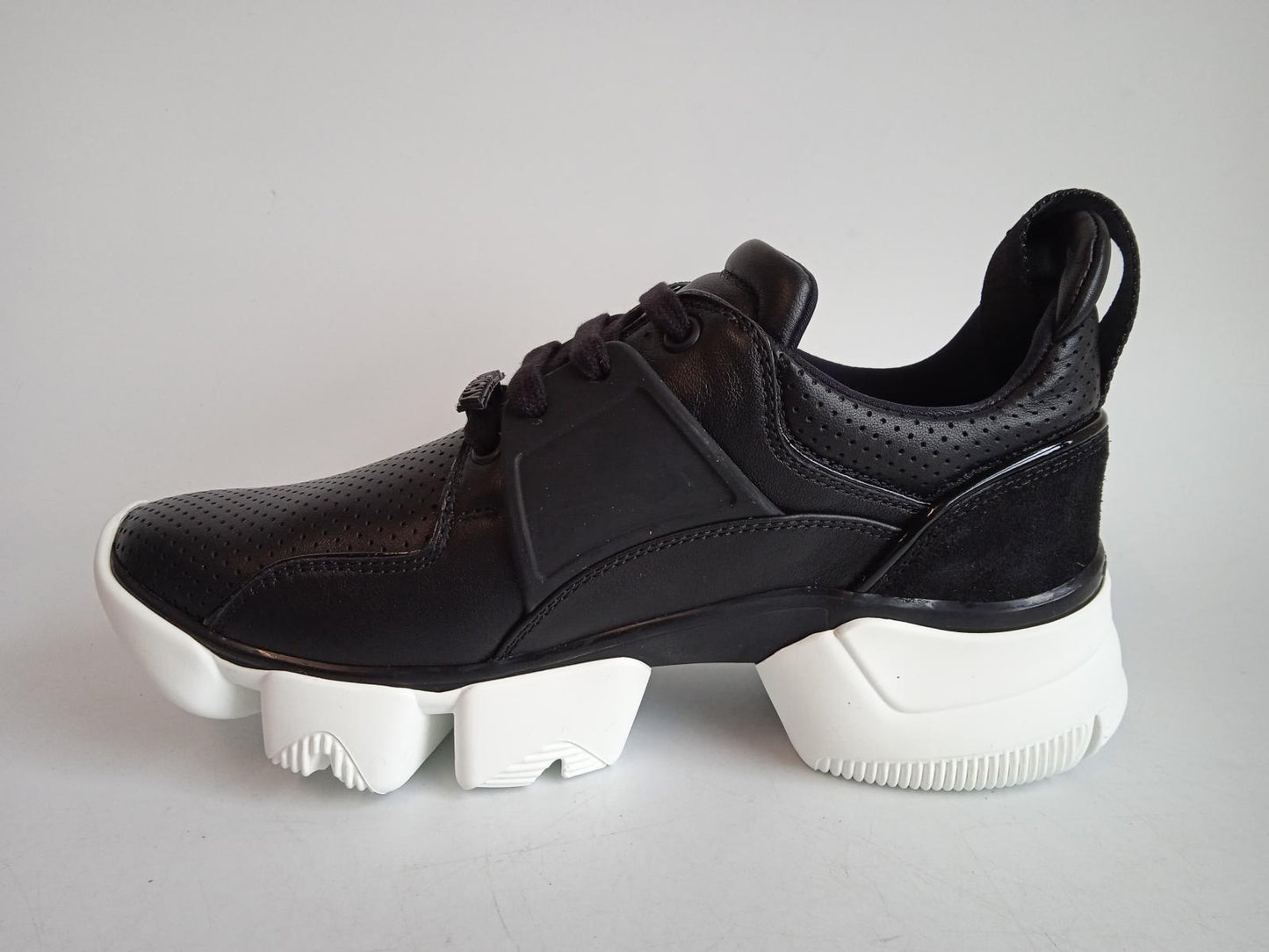 GIVENCHY Ladies Black & White Leather Baskets Basses Jaw Trainers FR37 UK3 NEW