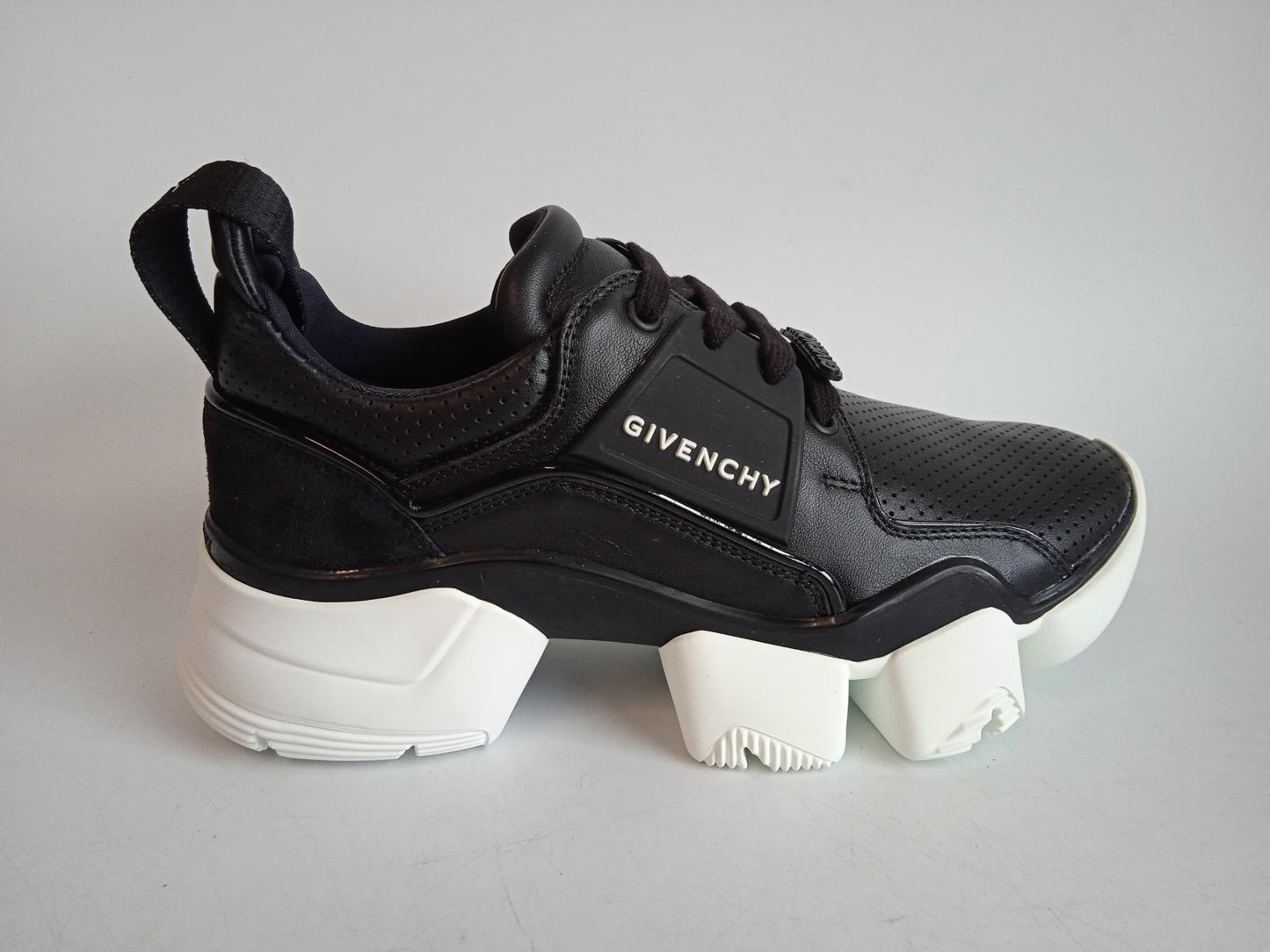 GIVENCHY Ladies Black & White Leather Baskets Basses Jaw Trainers FR38 UK4 NEW