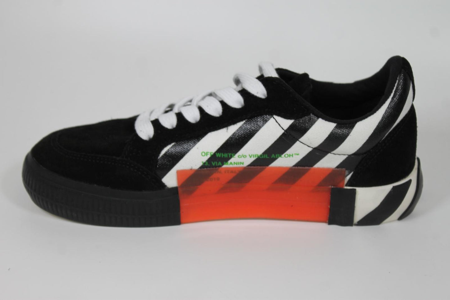 OFF-WHITE Ladies Black/White Suede Arrow Low Vulcanized Trainers EU37 UK4 NEW