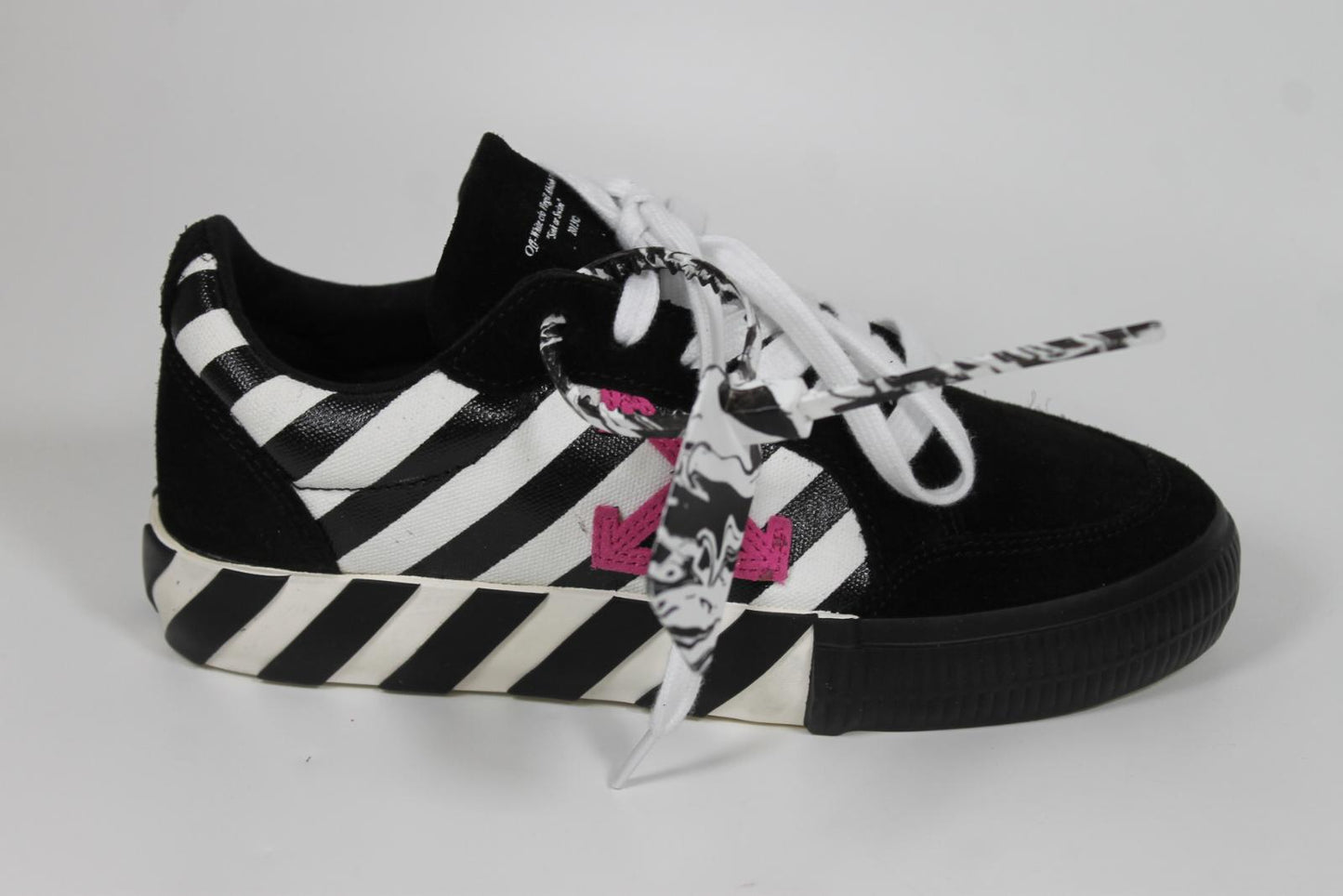 OFF-WHITE Ladies Black/White Suede Arrow Low Vulcanized Trainers EU36 UK3 NEW
