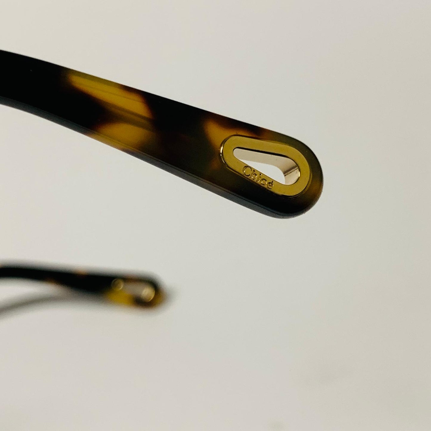 CHLOE Yellow Ladies  Round Sunglasses Tortoiseshell Yellow Lens NEW