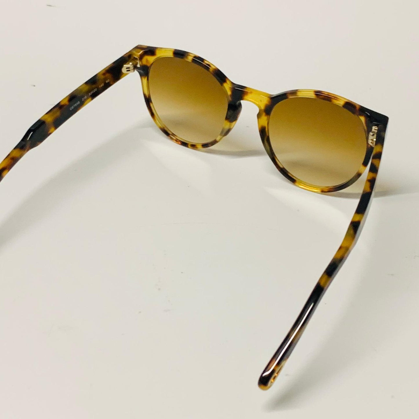 CHLOE Yellow Ladies  Round Sunglasses Tortoiseshell Yellow Lens NEW