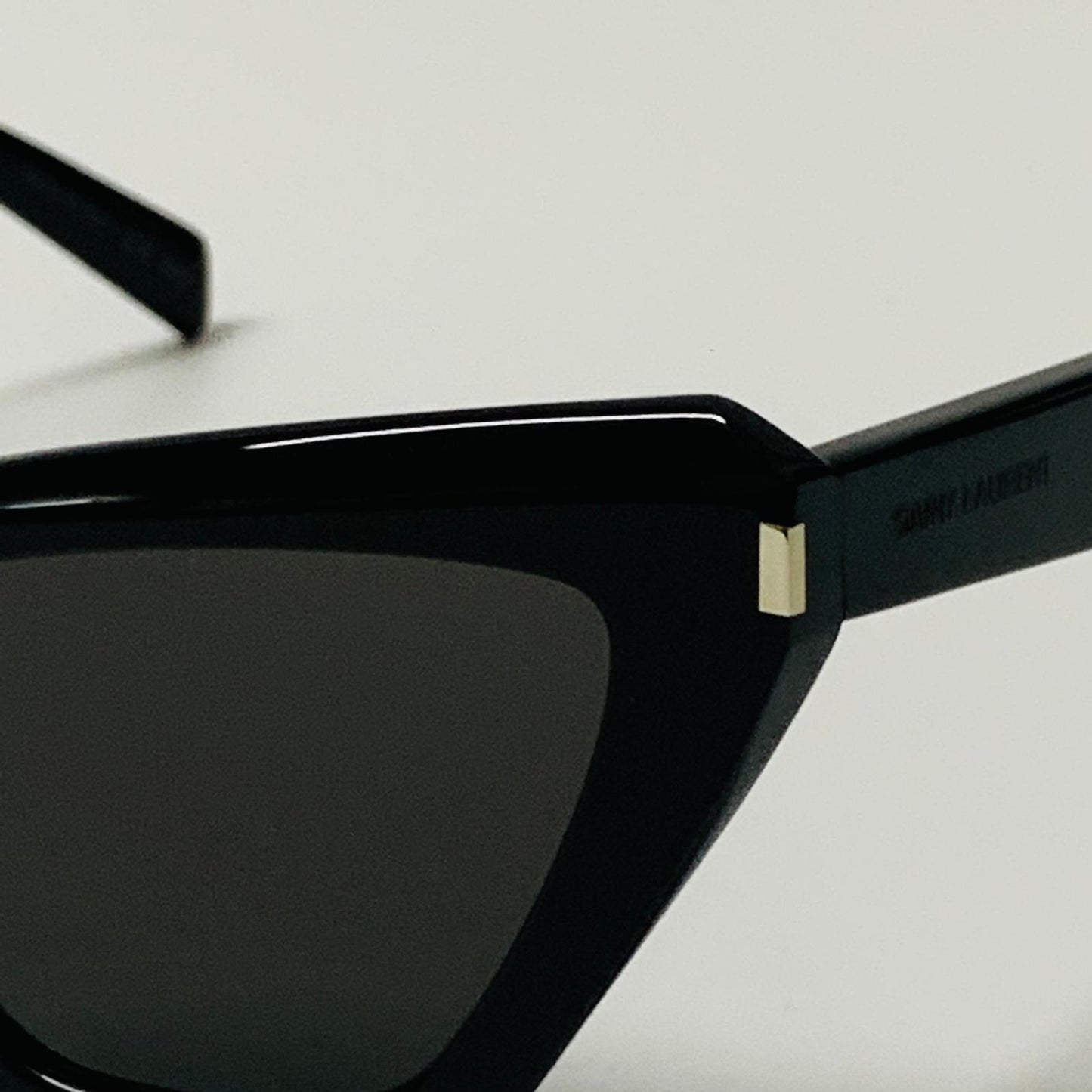 SAINT LAURENT Black Ladies  Cat Eye Sunglasses Bold Rim Dynamic NEW
