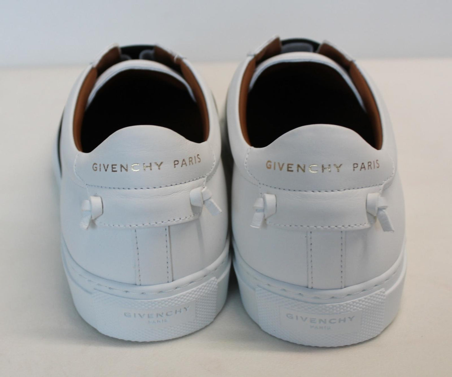 GIVENCHY Ladies White Black Calf Leather Logo Urban Street Trainers EU39 UK6 NEW