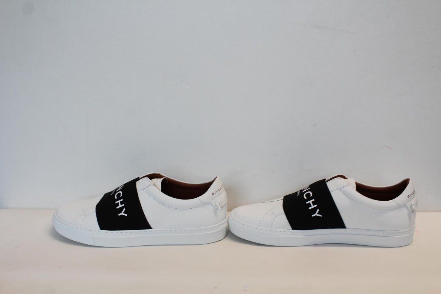 GIVENCHY Ladies White Black Calf Leather Logo Urban Street Trainers EU39 UK6 NEW