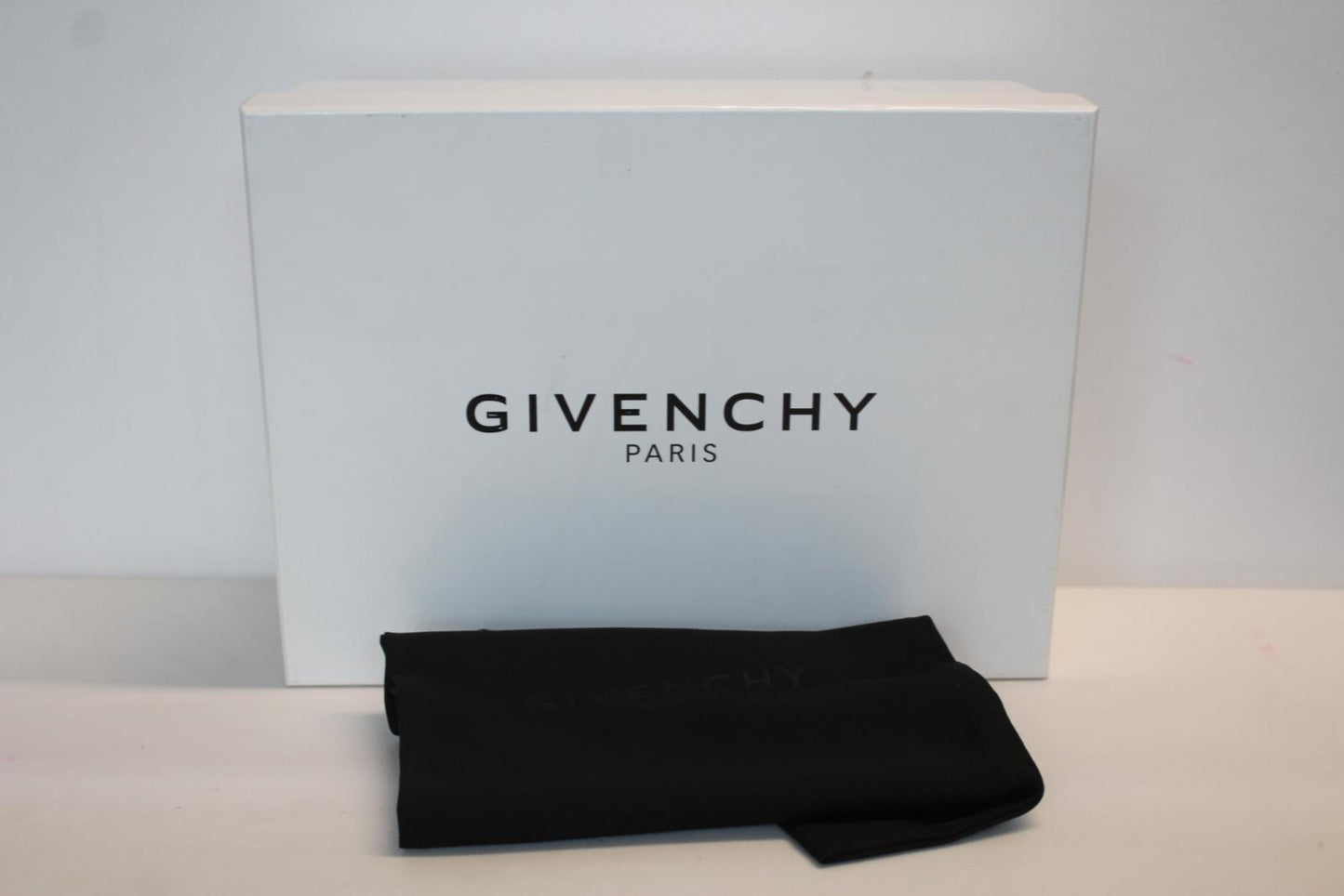 GIVENCHY Ladies White Black Calf Leather Logo Urban Street Trainers EU39 UK6 NEW