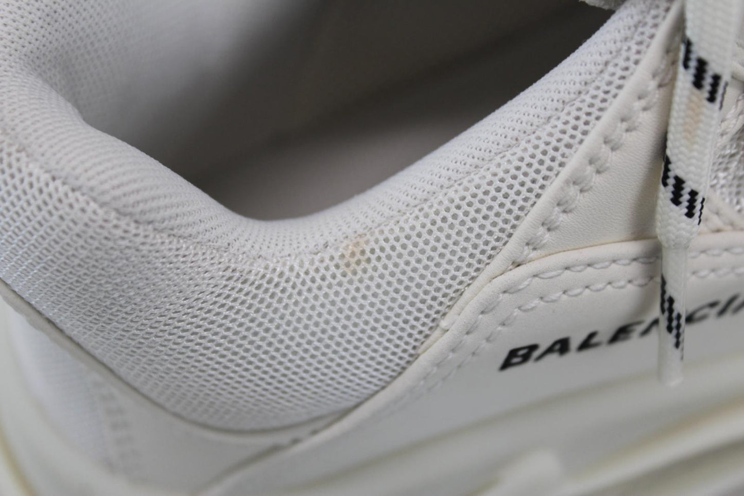 BALENCIAGA Men's Triple S White Mesh & Leather Free Trainers EU40 UK6 NEW