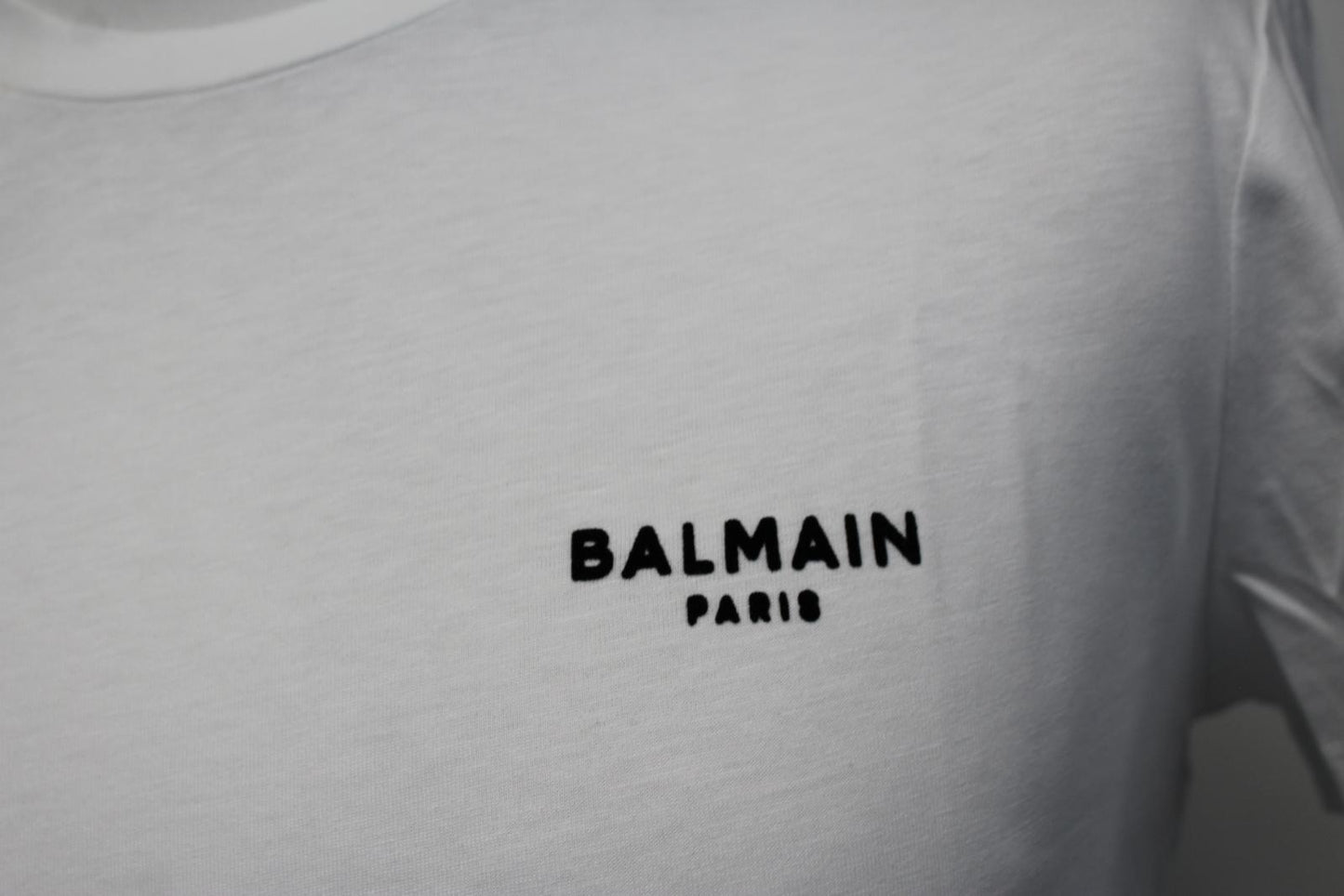 BALMAIN Men's Flock White/Black Short Sleeve Raised Logo Cotton T-Shirt XS NEW