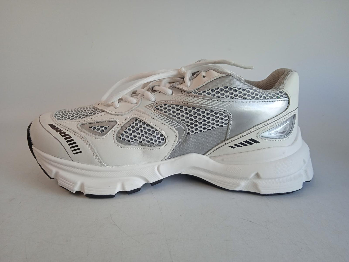 AXEL ARIGATO Men's White & Silver Leather Marathon Runner Trainers UK8 NEW