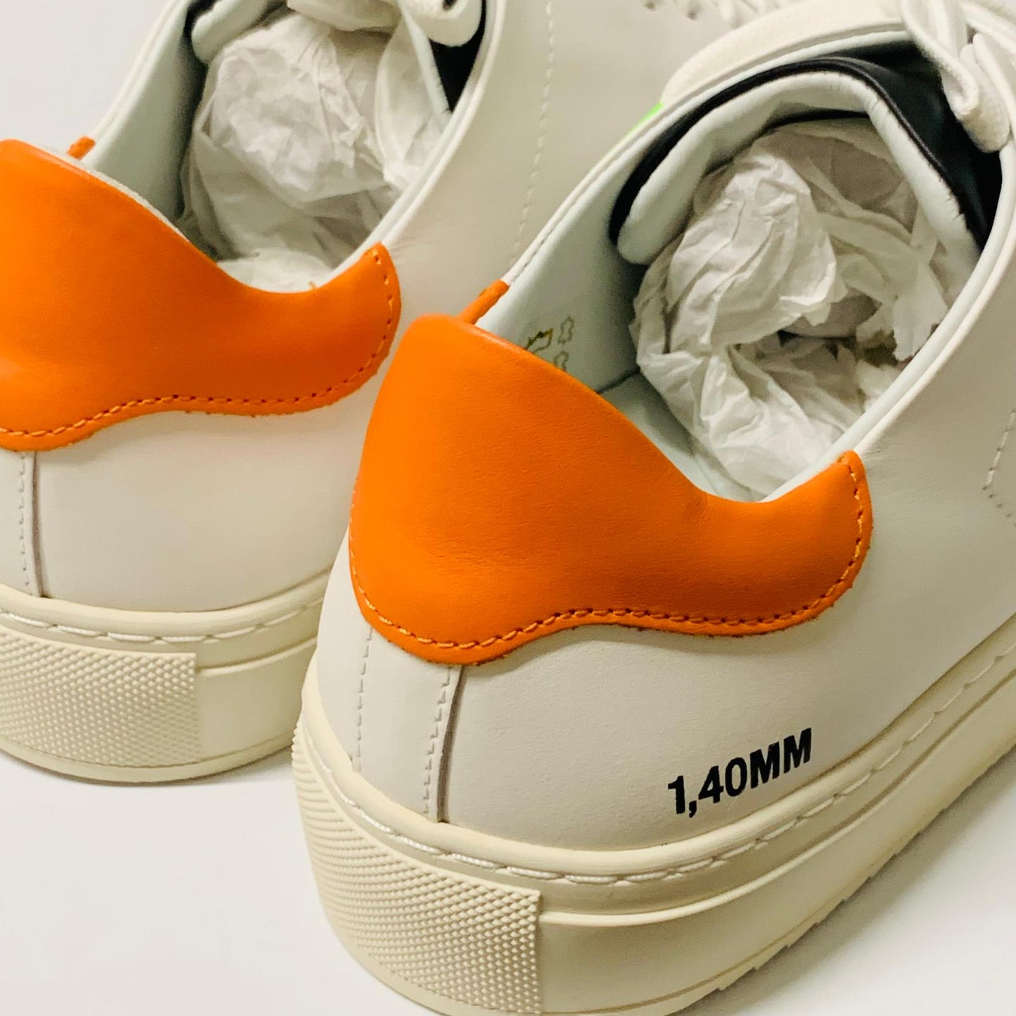 AXEL ARIGATO Men's White Orange Black Classic Leather Trainer Sneaker UK8 NEW