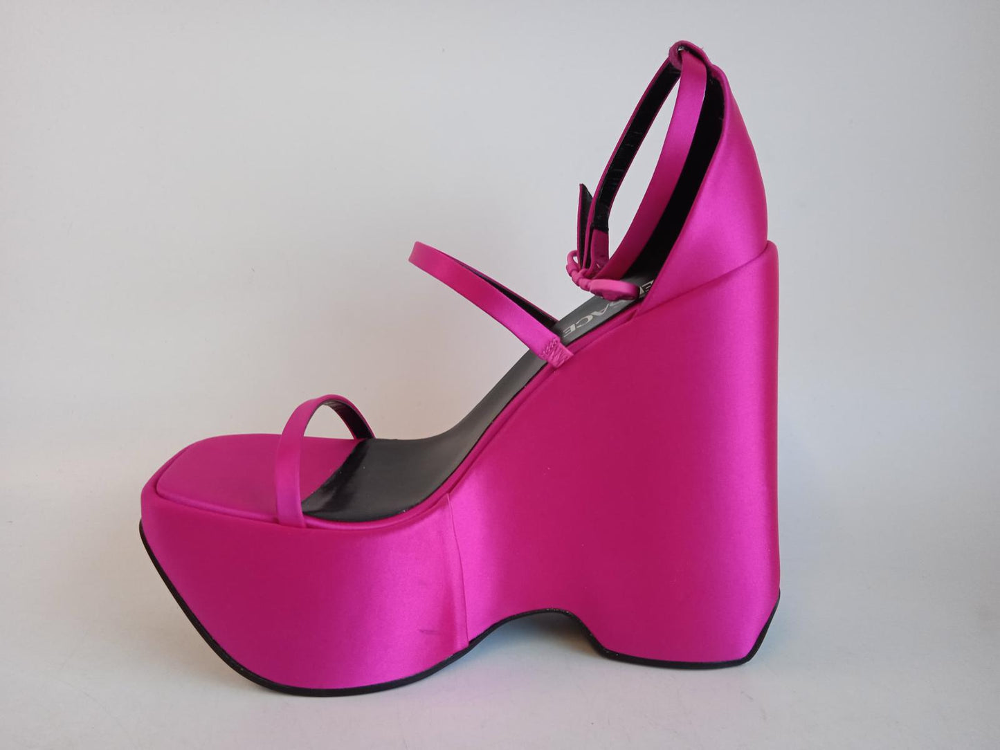 VERSACE Ladies Cerise Pink Satin Platform Heeled Sandals Size IT40 UK7 NEW