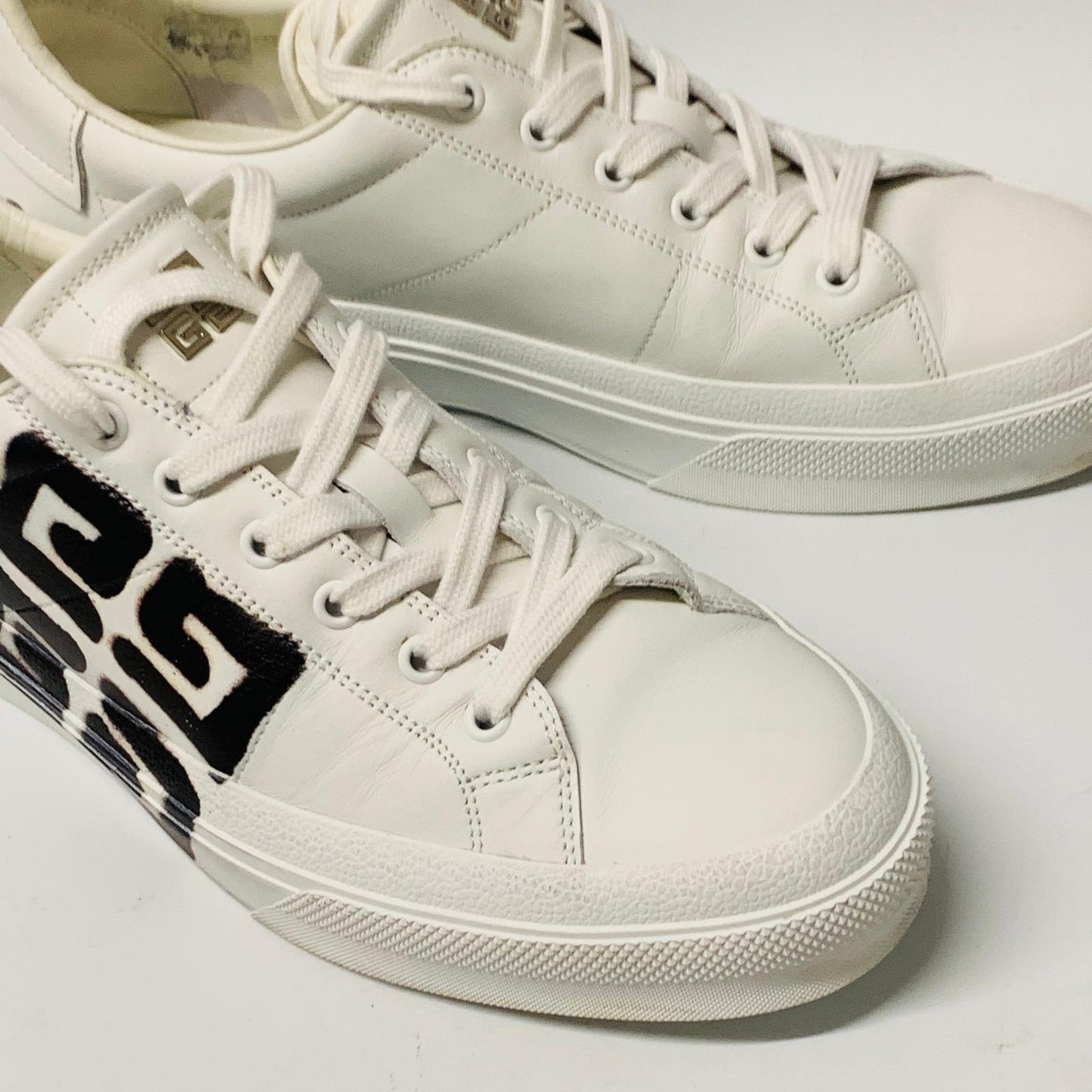 GIVENCHY Men's White Classic Lace Up Sneaker Trainer Leather Shoe UK8 NEW