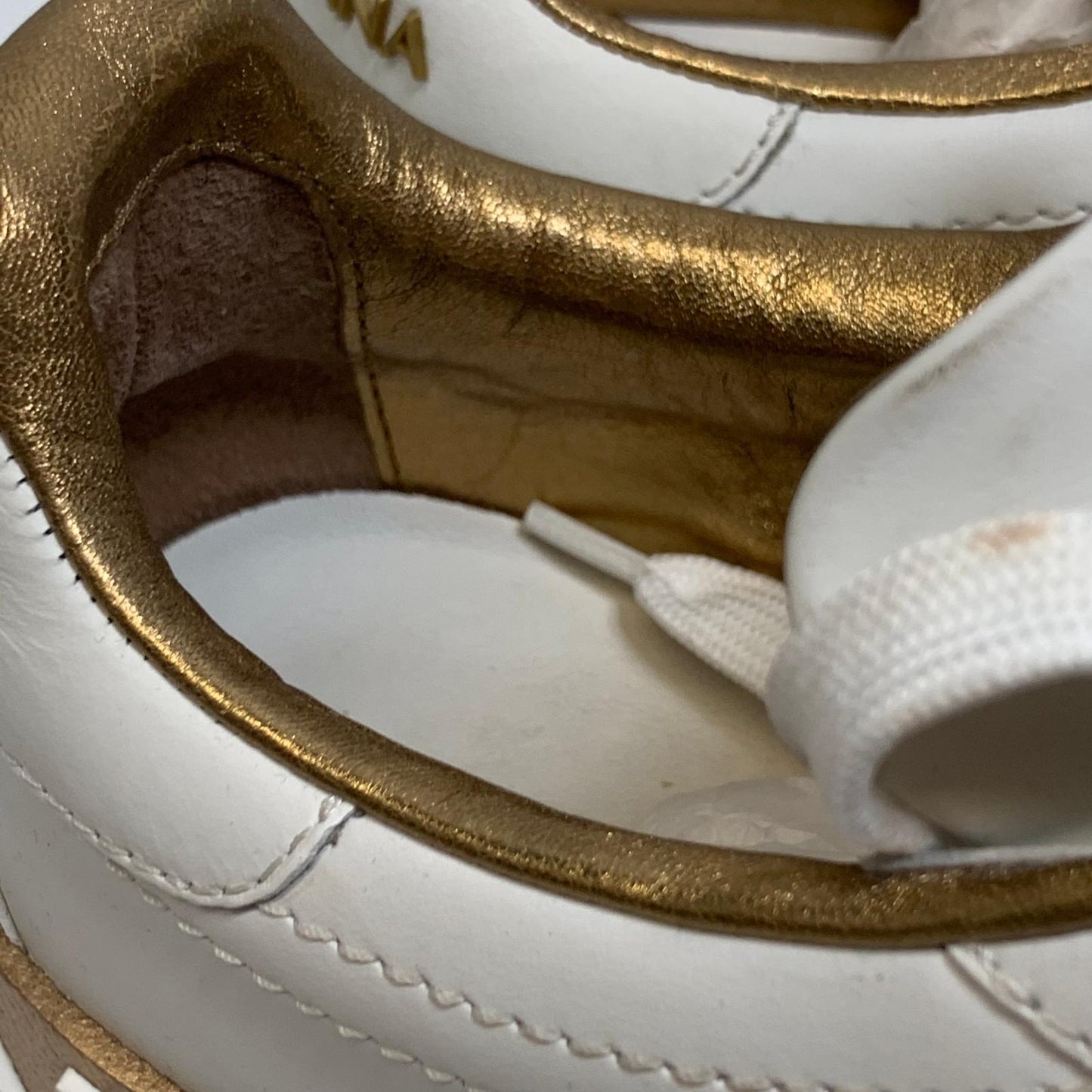 DOLCE & GABBANA Ladies Sneaker Trainer White Classic Gold Leather Shoe UK7 NEW