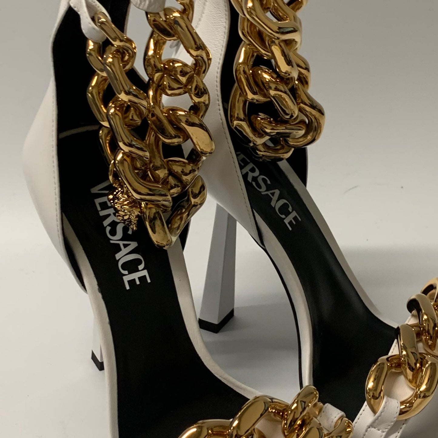 VERSACE Ladies Court Heel Large Gold Chain Strap White Leather Shoe UK4 NEW