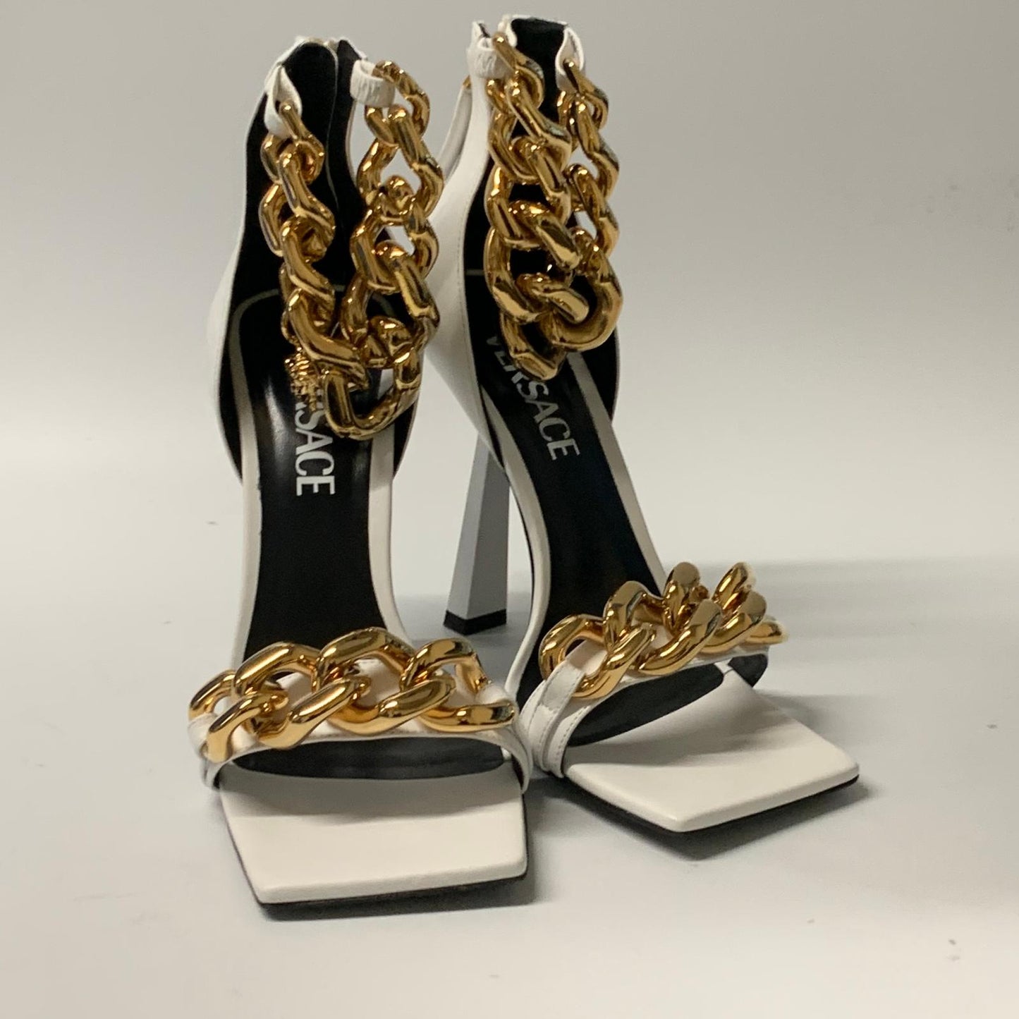 VERSACE Ladies Court Heel Large Gold Chain Strap White Leather Shoe UK4 NEW