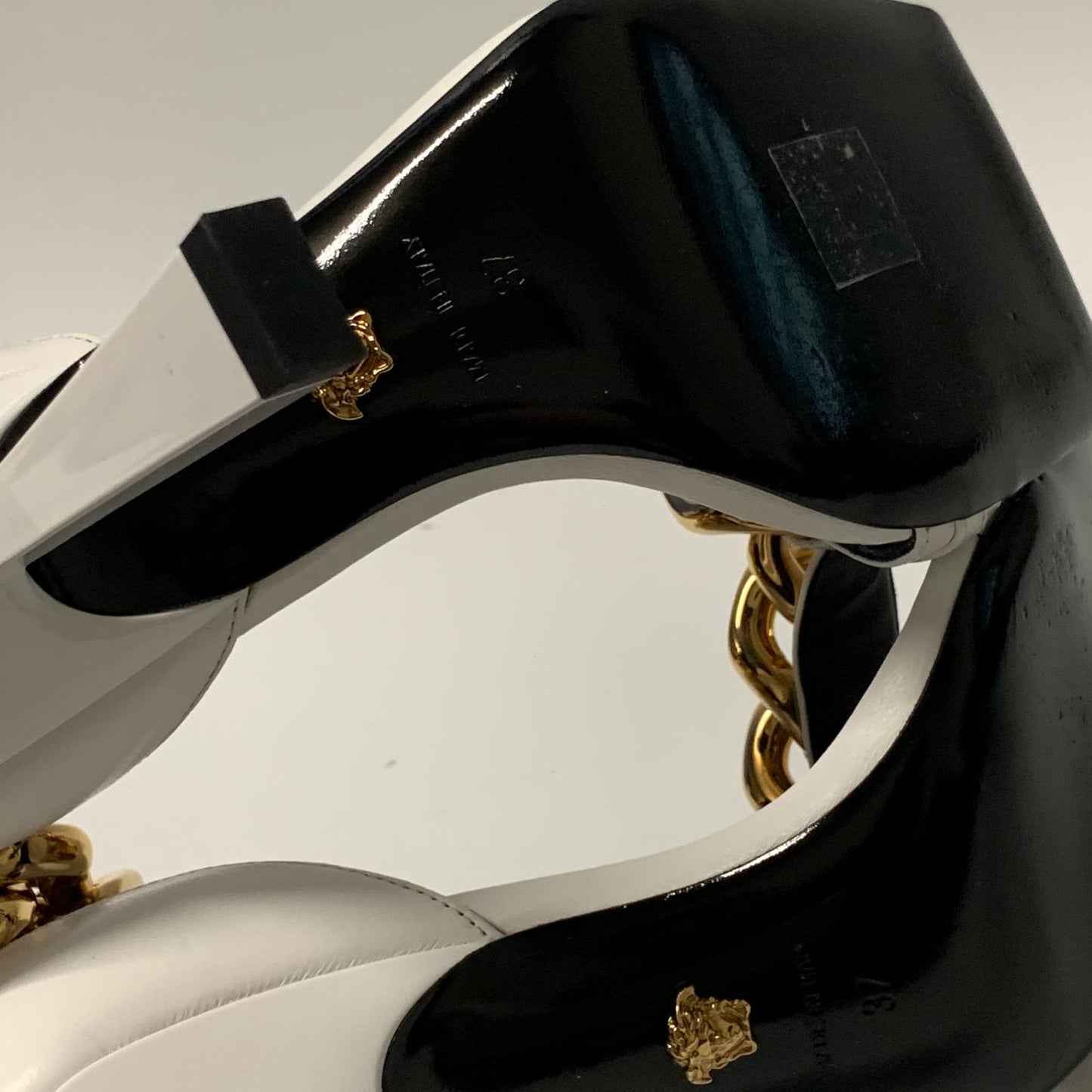 VERSACE Ladies Court Heel Large Gold Chain Strap White Leather Shoe UK4 NEW