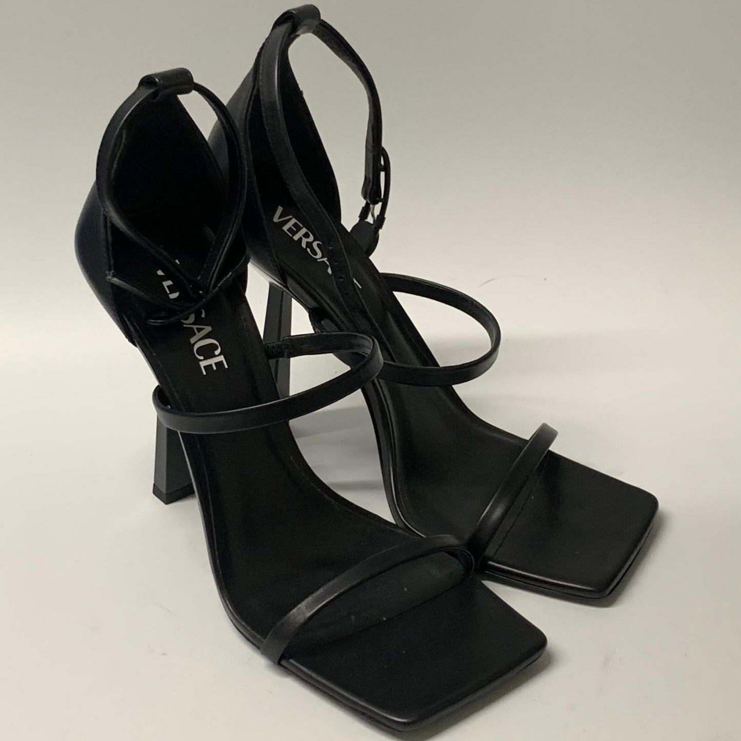 VERSACE Ladies Court Heel Black High Heel Leather Vitello Strap Shoe UK7 NEW